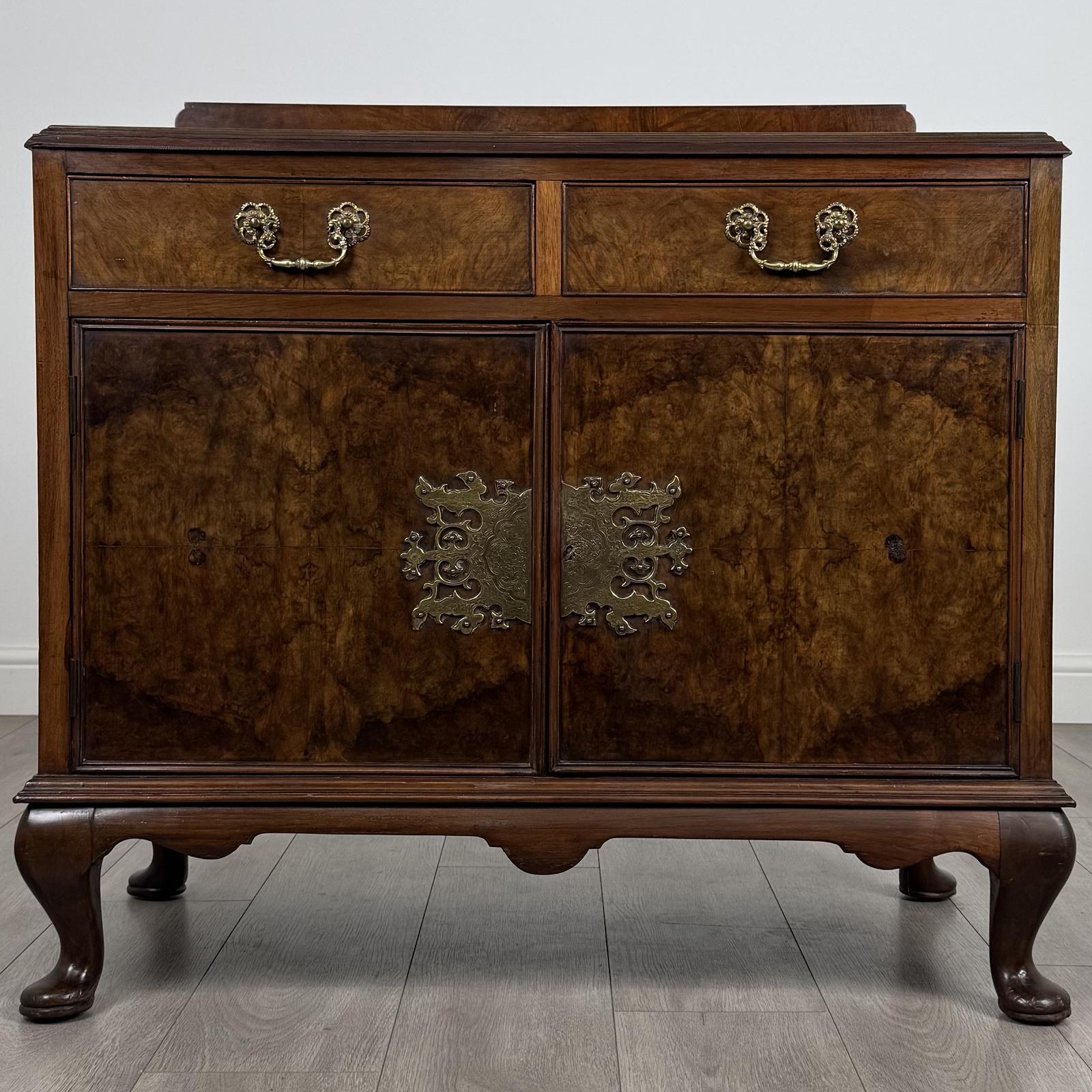 Antique 20th Century Good Quality Cupboard in Burr Walnut (1 of 12)