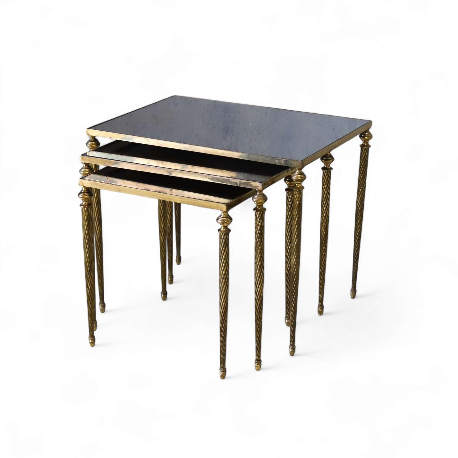 1950s English Nest of Three Brass Tables with Mirrored Glass Tops (1 of 9) 1950s English Nest of Three Brass Tables with Mirrored Glass Tops (1 of 9)