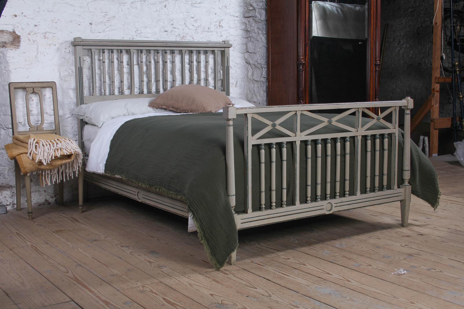 Gorgeous French Arts and Crafts Double Bed (1 of 10) Gorgeous French Arts and Crafts Double Bed (1 of 10)