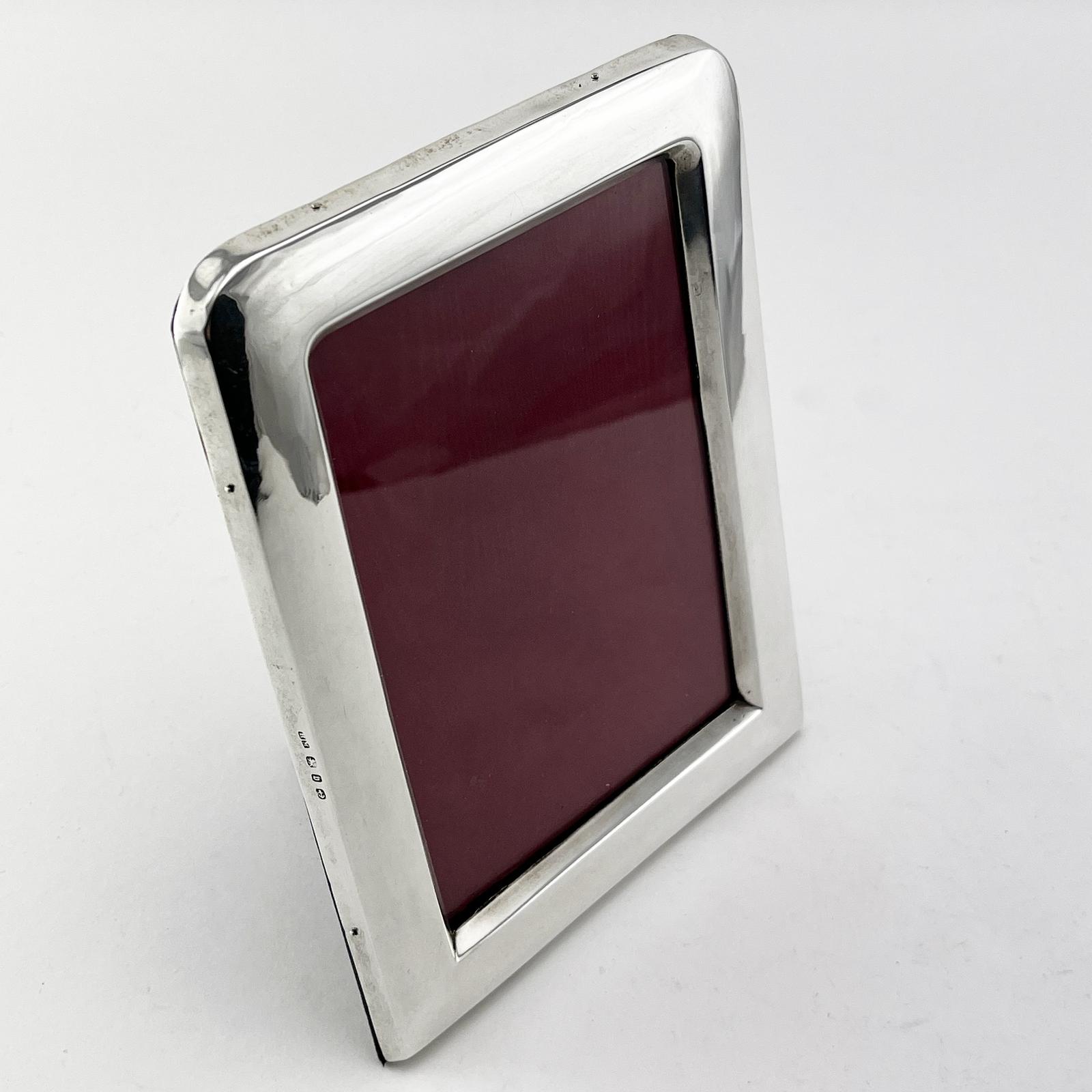 Smart Plain Victorian Sterling Silver Photo Frame (1 of 6) Smart Plain Victorian Sterling Silver Photo Frame (1 of 6)