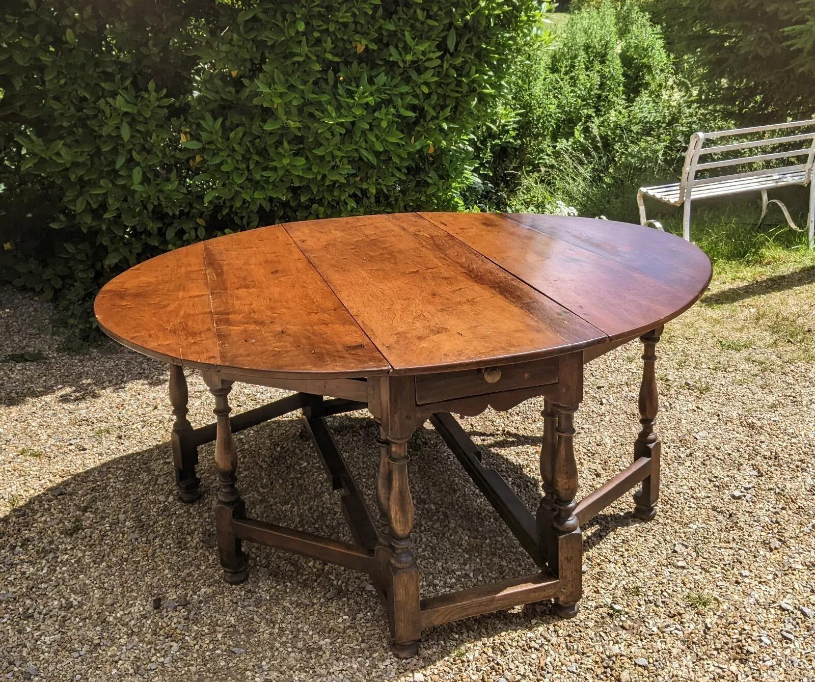 Good Large 18th Century Walnut Dining Table (1 of 11) Good Large 18th Century Walnut Dining Table (1 of 11)