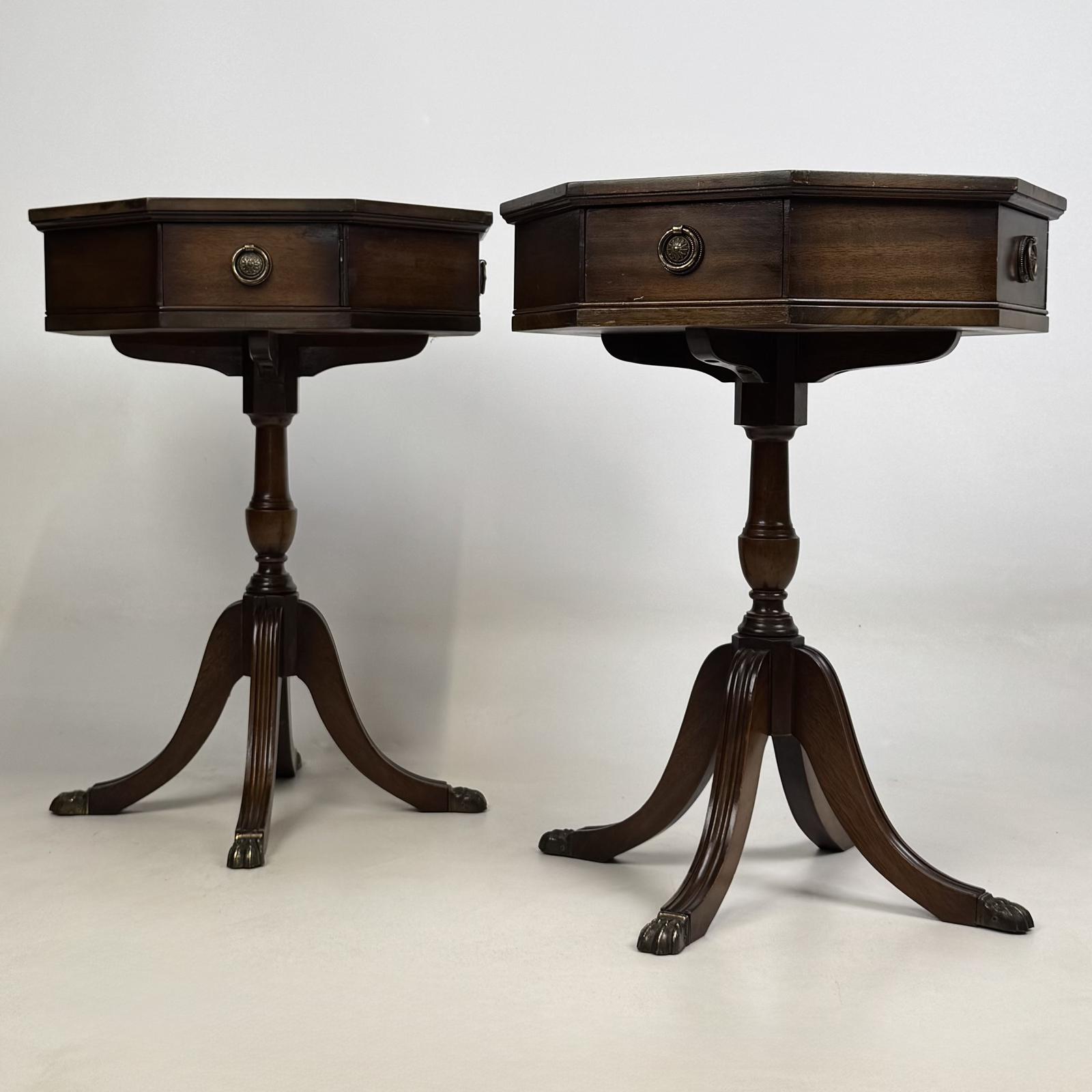 Antique 20th Century Pair Of Bedside Cabinets In Mahogany (1 of 10) Antique 20th Century Pair Of Bedside Cabinets In Mahogany (1 of 10)