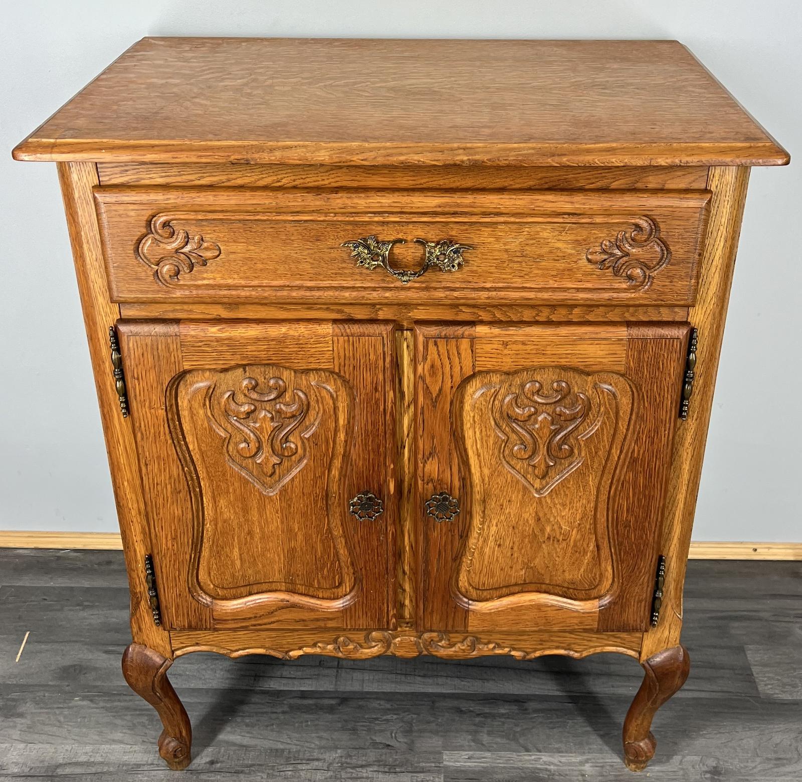 Cabinet Vintage French Style Oak Carved Wood Brass Handles (1 of 14) Cabinet Vintage French Style Oak Carved Wood Brass Handles (1 of 14)