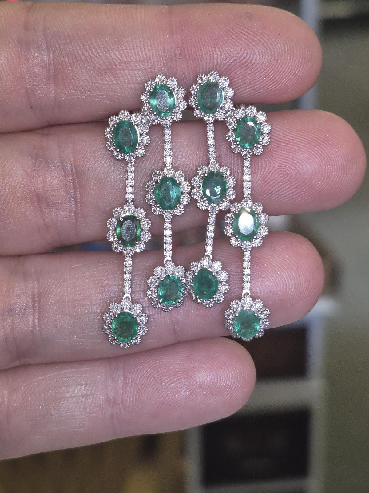 Superb 18ct Diamond & Emerald Drop Earrings (1 of 5)