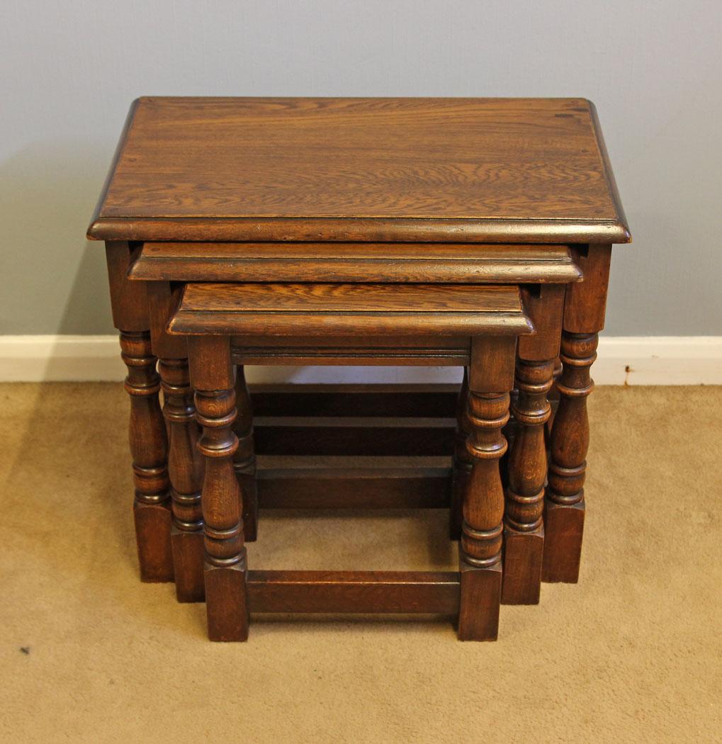 Solid Oak Nest of Three Tables (1 of 8) Solid Oak Nest of Three Tables (1 of 8)