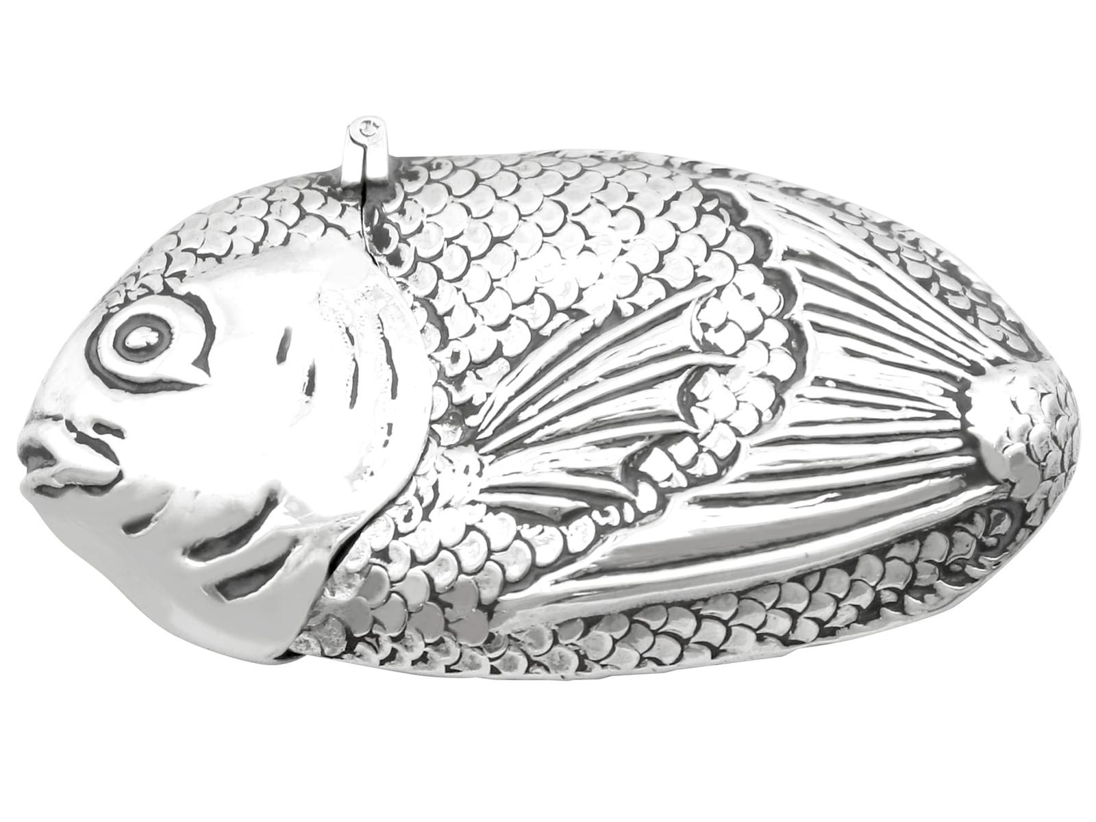 Antique Victorian Sterling Silver Fish Vesta Case (1891) (1 of 12)