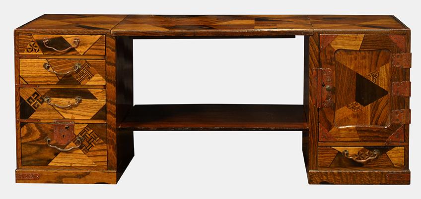 Early 20th Century Japanese Table Top Desk (1 of 1) Early 20th Century Japanese Table Top Desk (1 of 1)