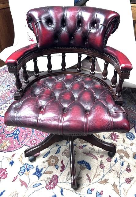 Fabulous High-quality Vintage Captains Chair with Traditional Spindles in Rich Oxblood Leather & Mahogany (1 of 6) Fabulous High-quality Vintage Captains Chair with Traditional Spindles in Rich Oxblood Leather & Mahogany (1 of 6)