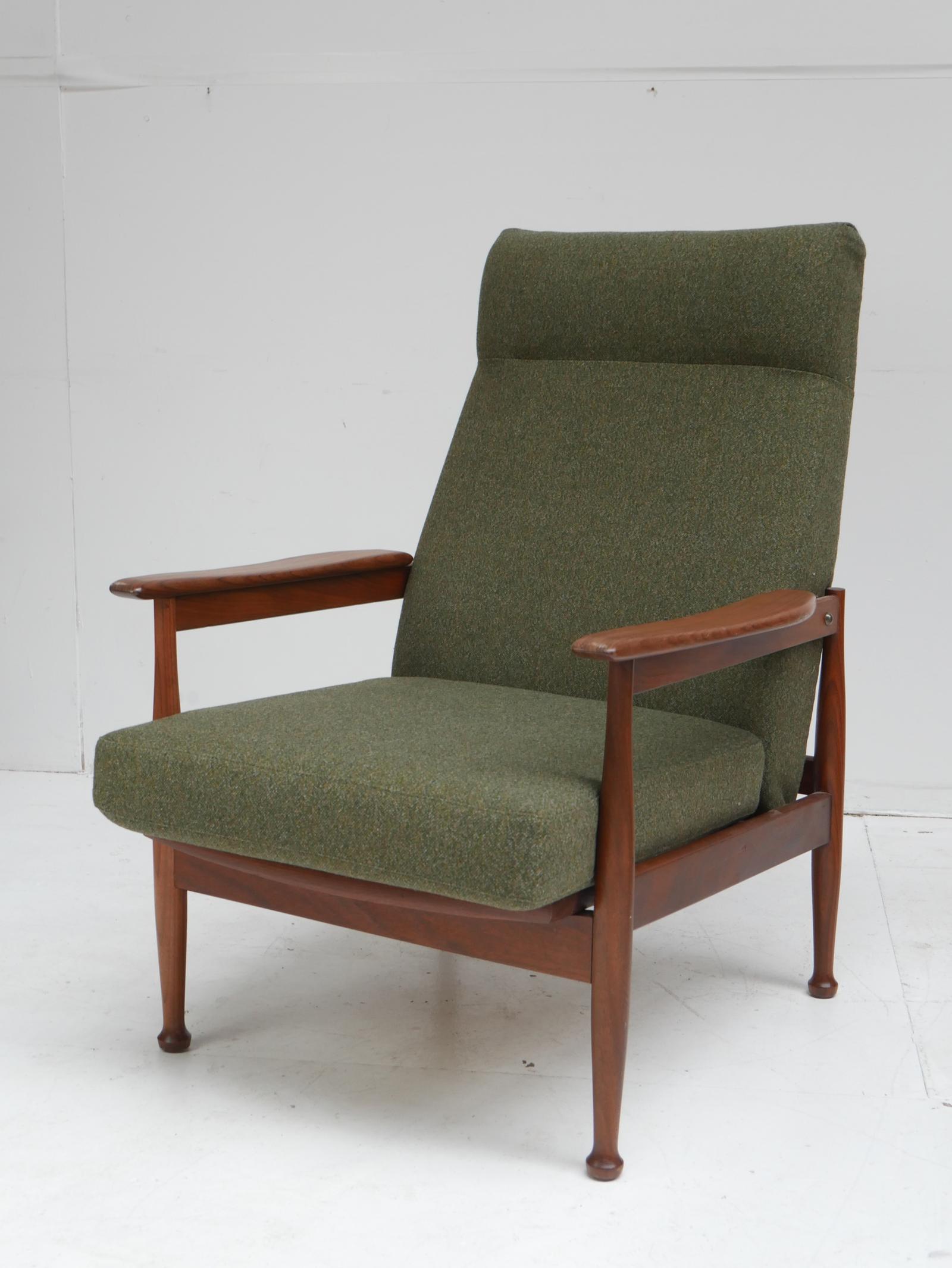Reclining Armchair & Stool (1 of 11)