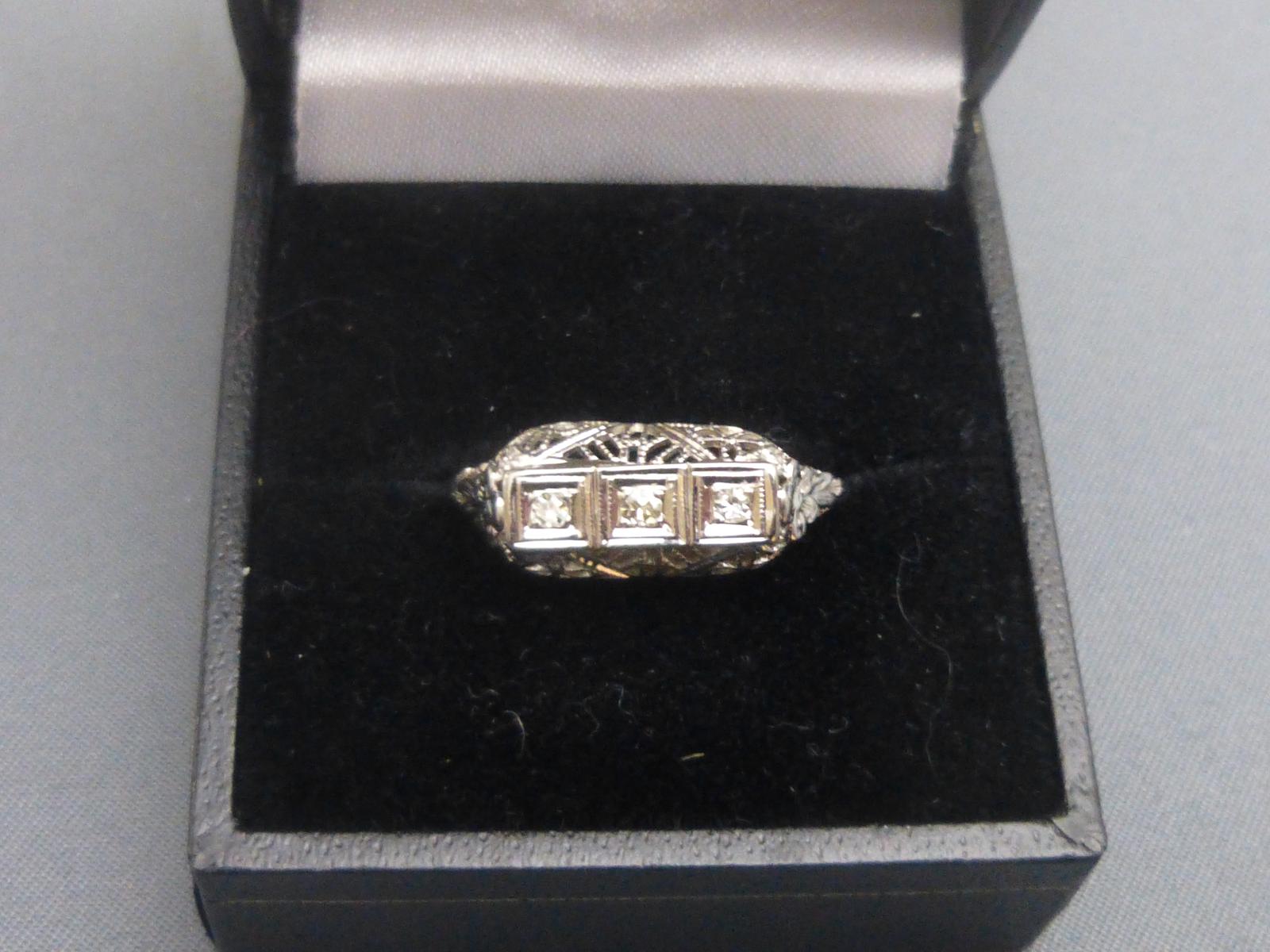 18ct White Gold & Diamond Ring (1 of 6)