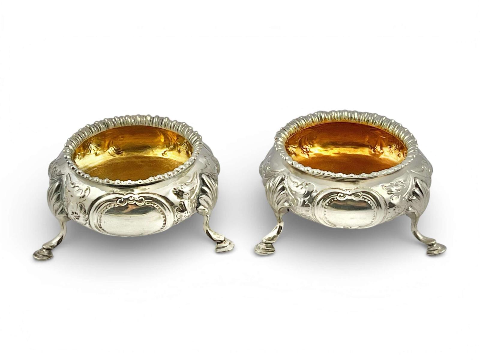 Victorian antique pair of silver caldron salts, London 1874 (1 of 8) Victorian antique pair of silver caldron salts, London 1874 (1 of 8)