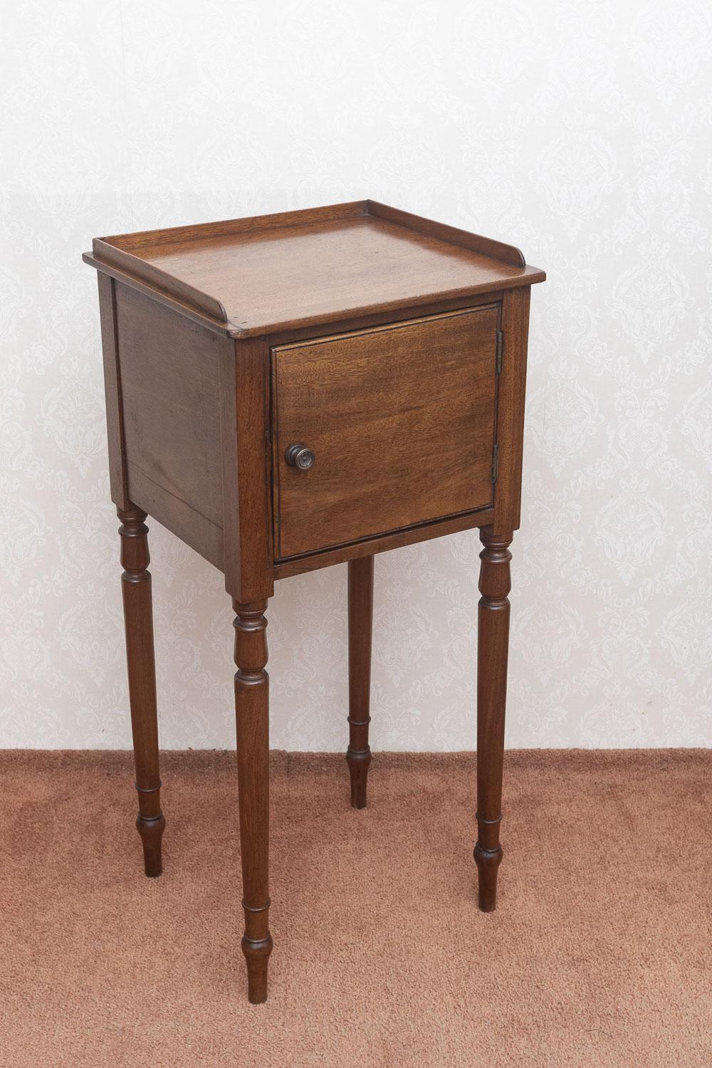 Good Mahogany Bedside / Pot Cupboard (1 of 8)