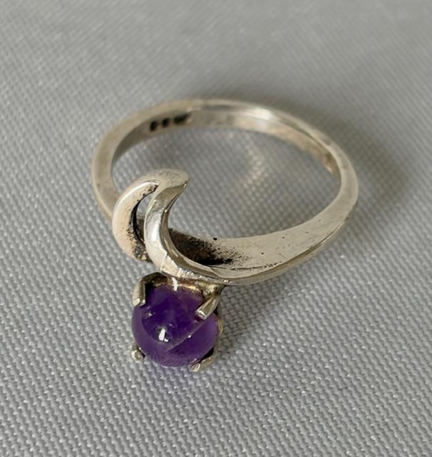 Hallmarked Vintage Silver & Amethyst Modernist Ring (1 of 6) Hallmarked Vintage Silver & Amethyst Modernist Ring (1 of 6)
