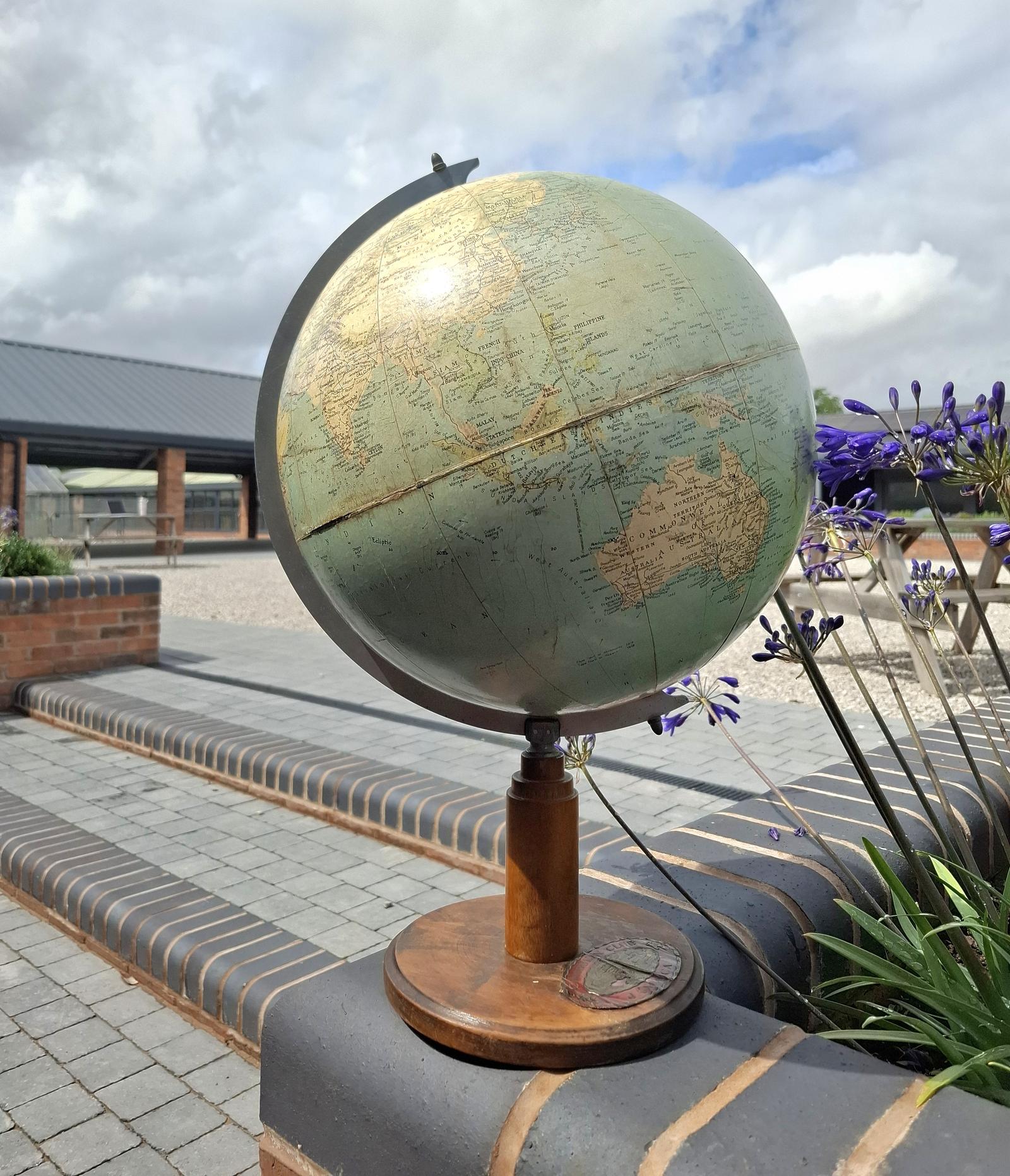 The "Standard Terrestrial" 13.5 Inch Celestial Globe by Philips of London (1 of 4) The "Standard Terrestrial" 13.5 Inch Celestial Globe by Philips of London (1 of 4)