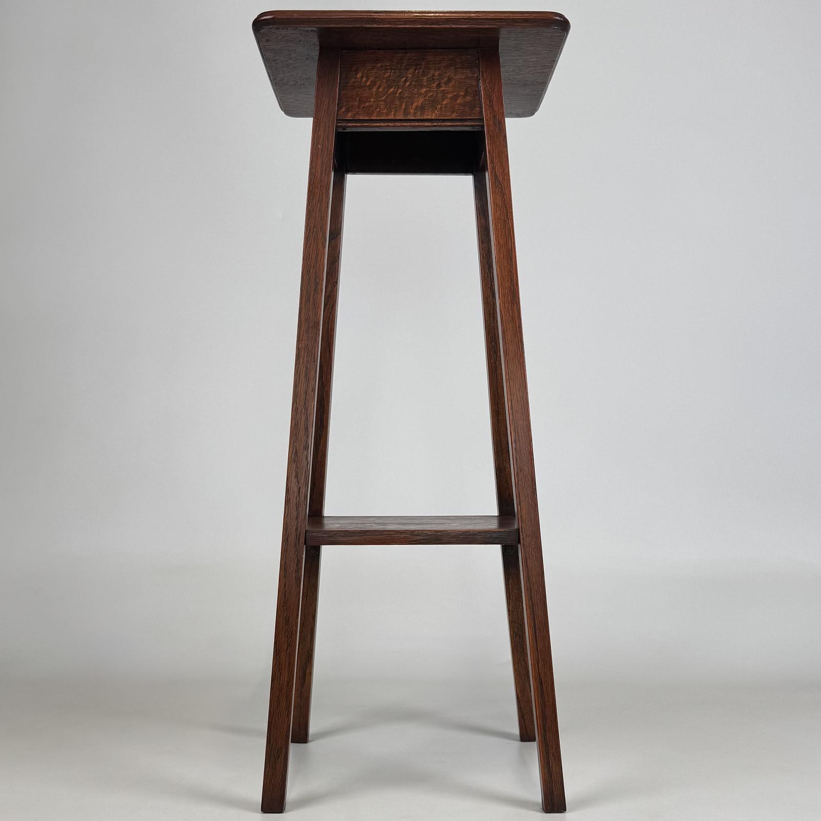 Antique 20th Century Good Quality Plant Stand In Oak (1 of 9)