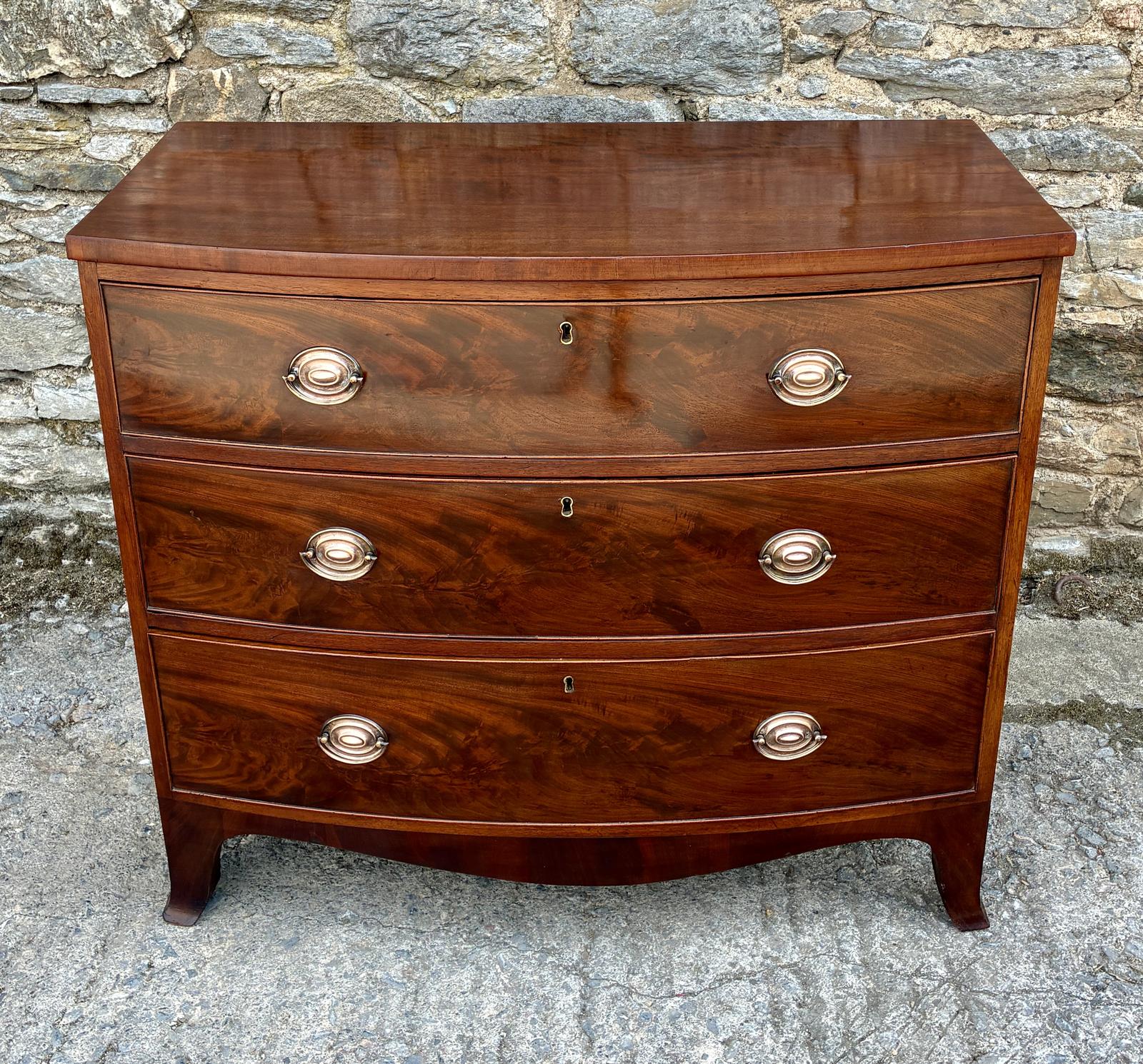 Regency Mahogany Bow Front Chest of Drawers (1 of 14) Regency Mahogany Bow Front Chest of Drawers (1 of 14)