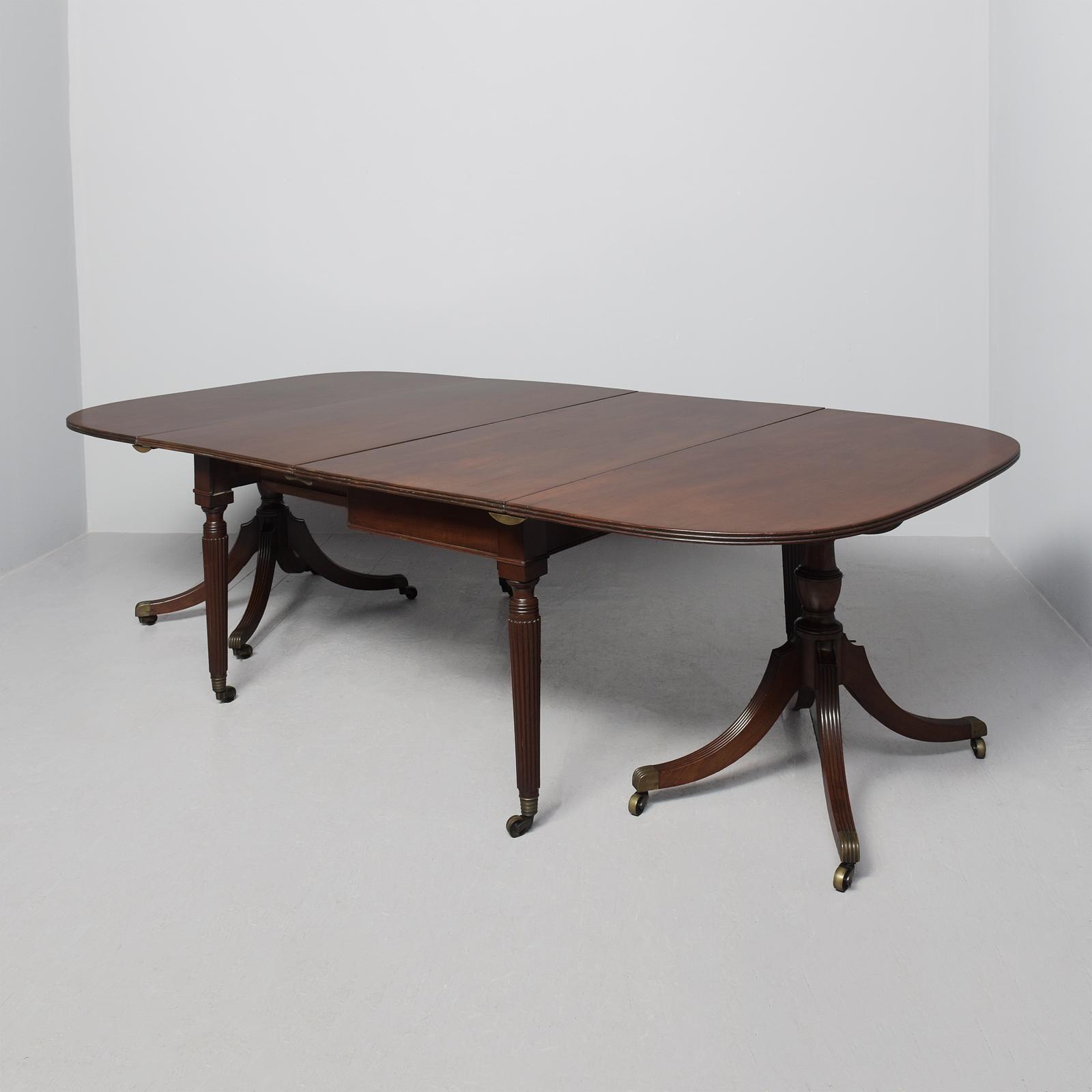 Gillows of Lancaster Mahogany Dining Table (1 of 9) Gillows of Lancaster Mahogany Dining Table (1 of 9)