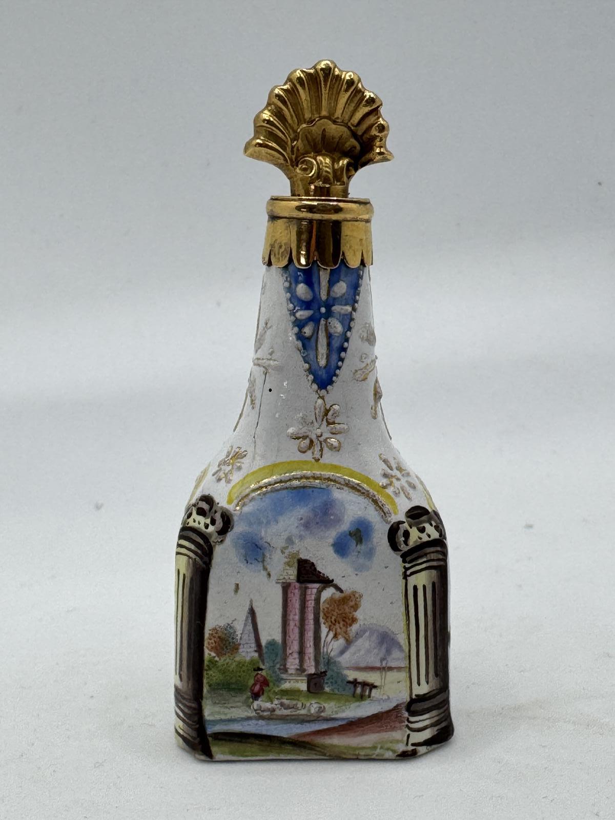18th Century Bilston English Enamel Scent Flask, Circa 1760 (1 of 10)