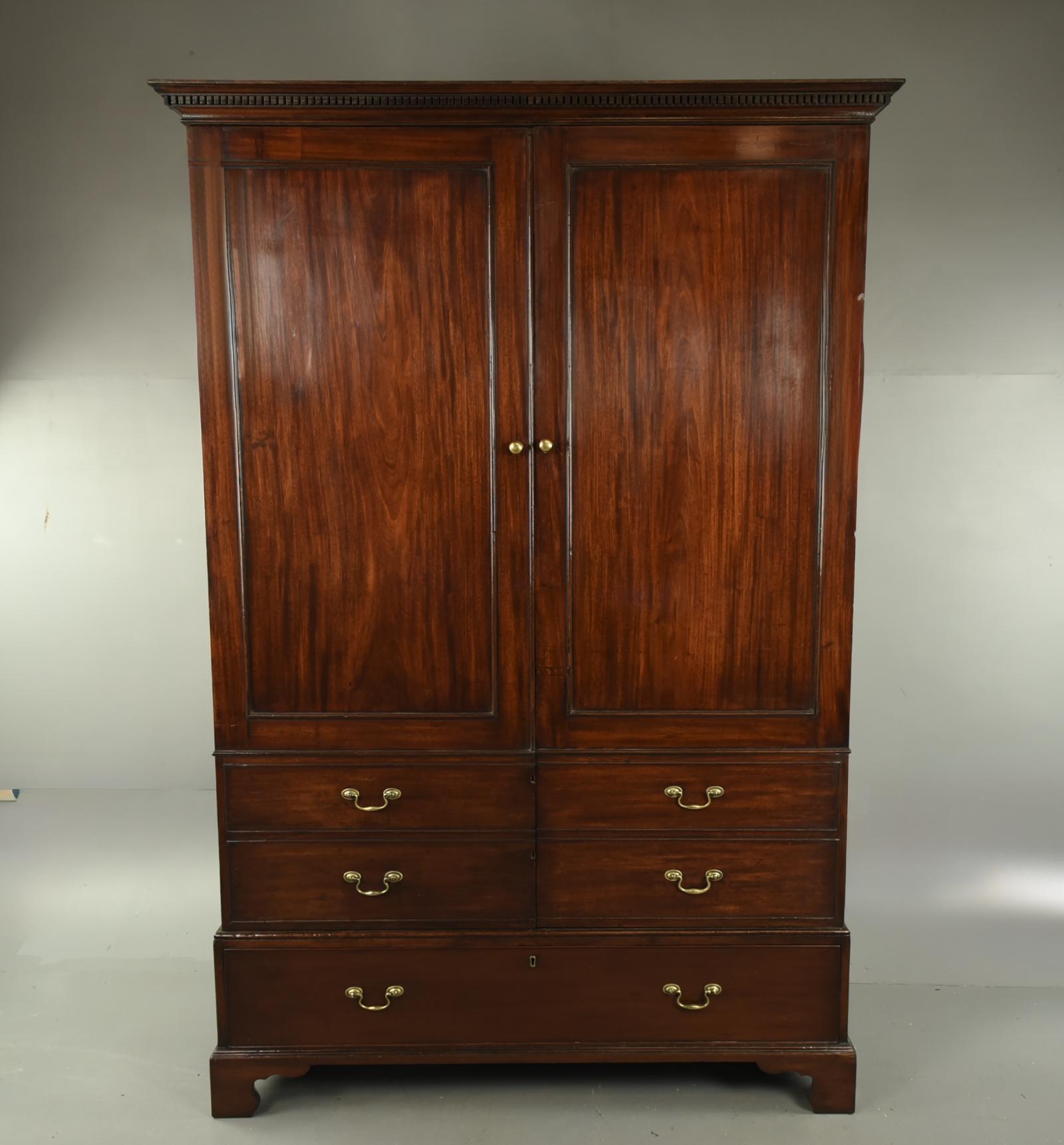 Georgian Mahogany Wardrobe Flat Packs (1 of 7) Georgian Mahogany Wardrobe Flat Packs (1 of 7)