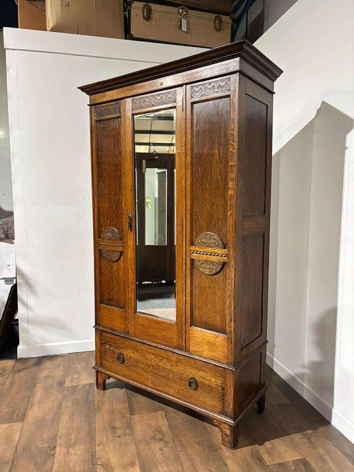 Early 20th Century Carved Oak Single Wardrobe (1 of 17)