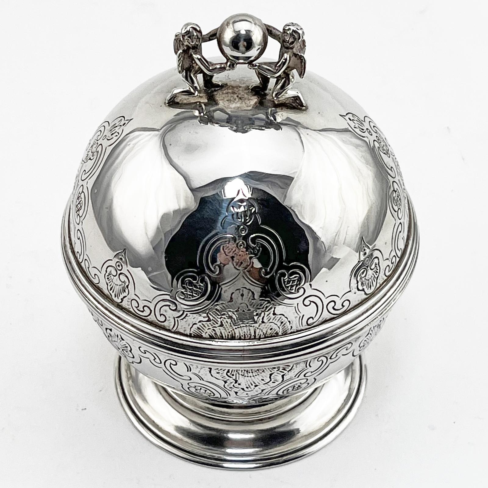 Good Quality Paul Storr George III Sterling Silver Soap Box (1 of 9) Good Quality Paul Storr George III Sterling Silver Soap Box (1 of 9)