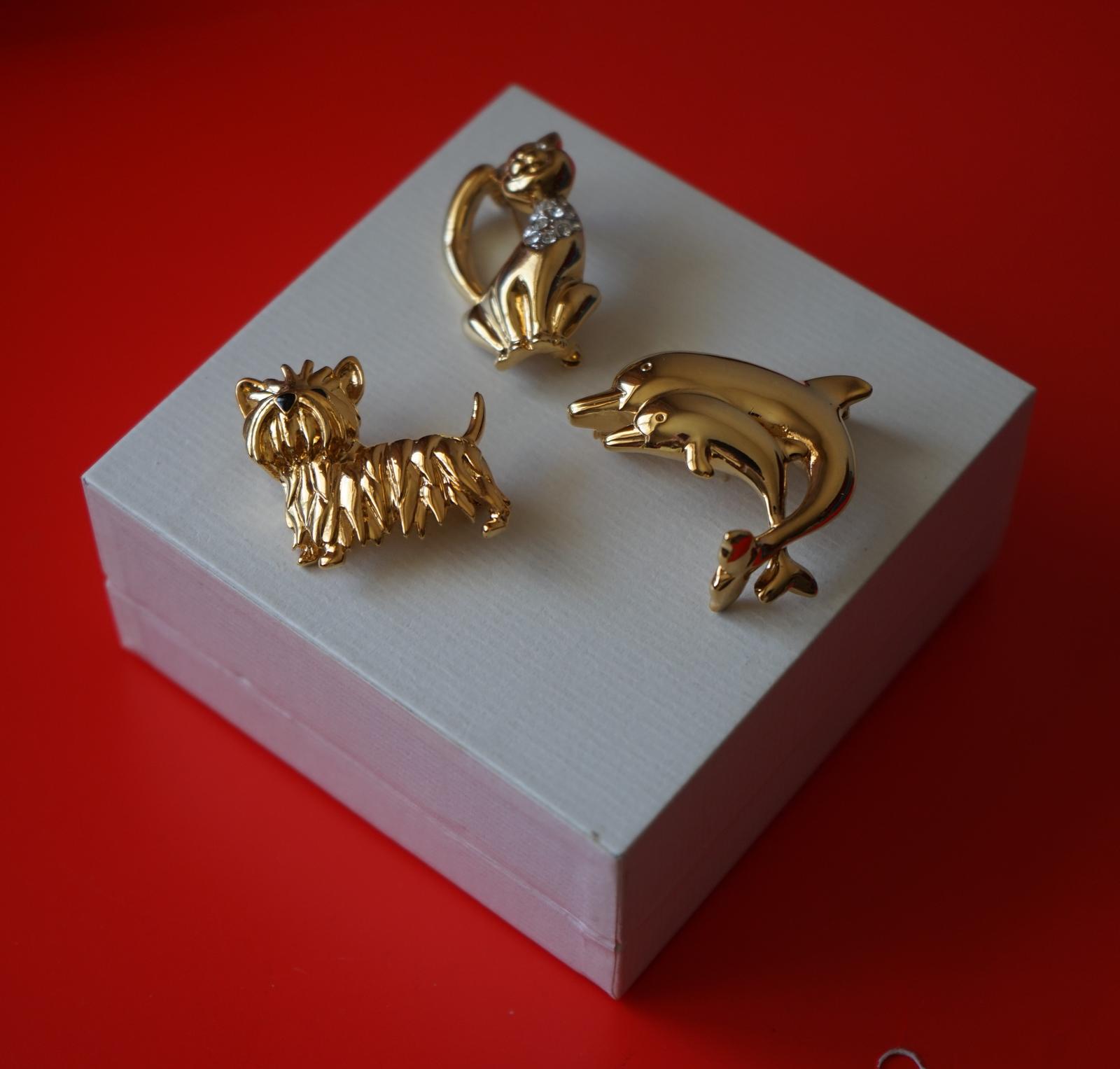 3 Vintage Gold Plated Miniature Brooches - Ideal Gift (1 of 8) 3 Vintage Gold Plated Miniature Brooches - Ideal Gift (1 of 8)