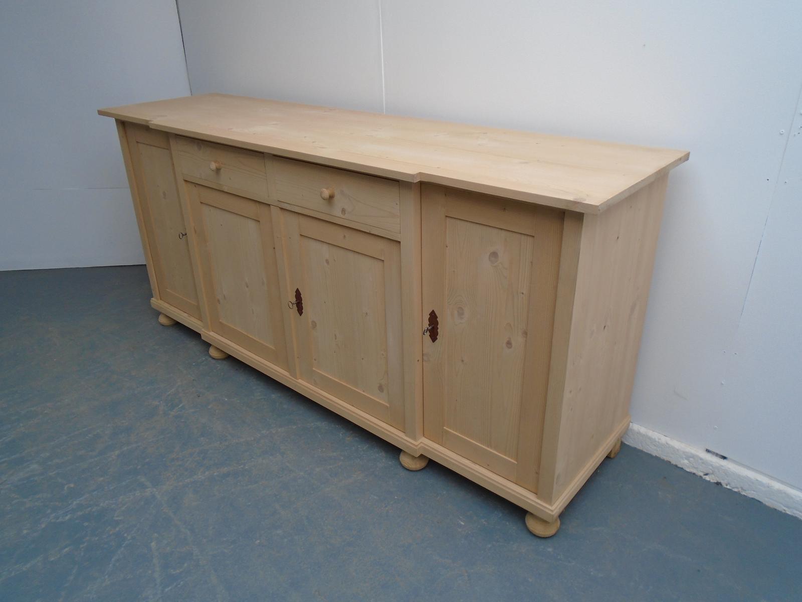 A Fabulous Breakfront Pine Dresser Base / TV Stand to Wax / Paint (1 of 8)
