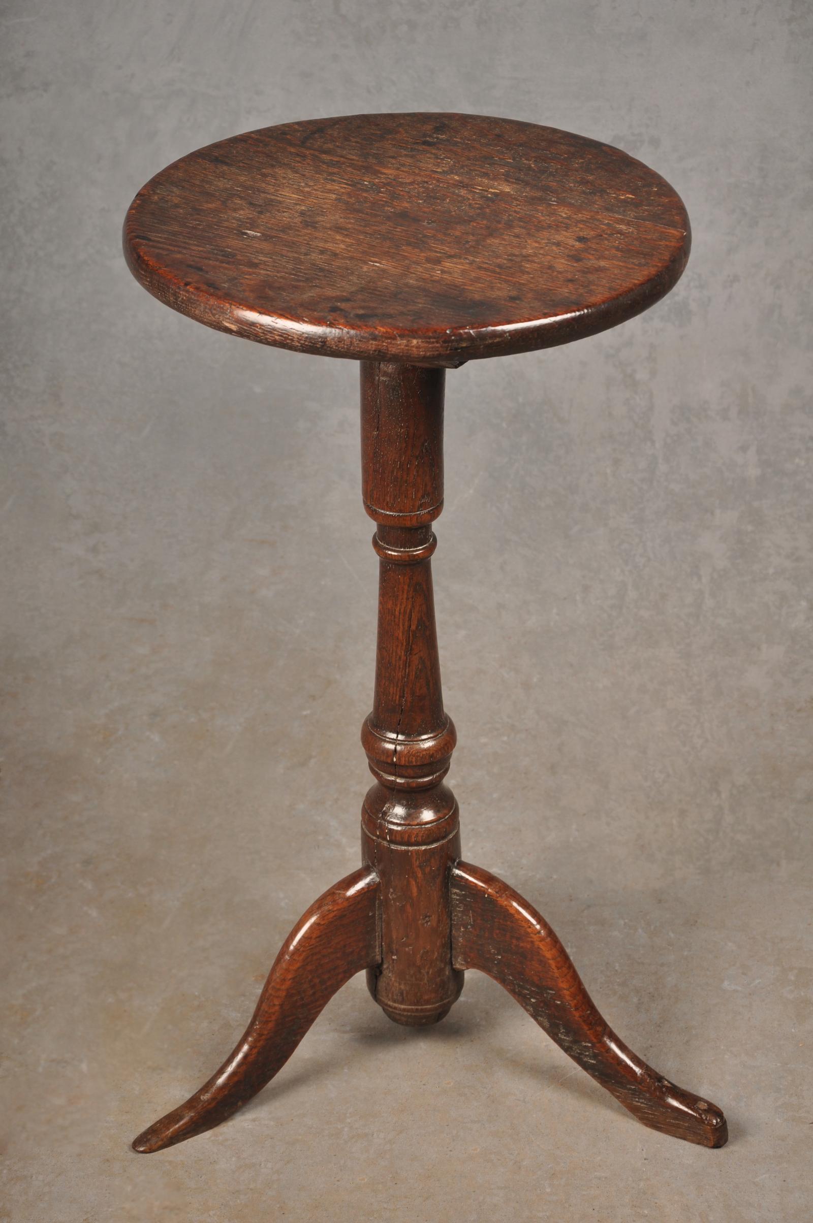 Early 18th Century Oak Candle Stand (1 of 8) Early 18th Century Oak Candle Stand (1 of 8)