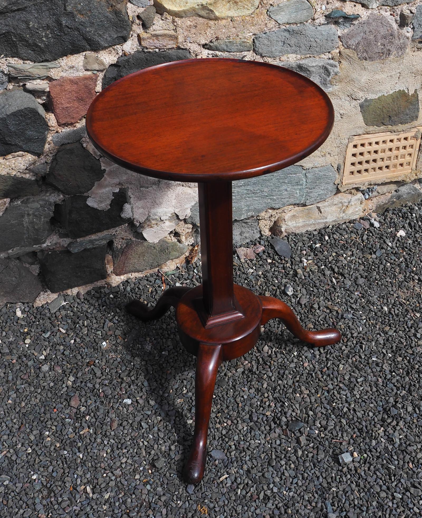 Early Georgian Adjustable Walnut Candlestand (1 of 7) Early Georgian Adjustable Walnut Candlestand (1 of 7)
