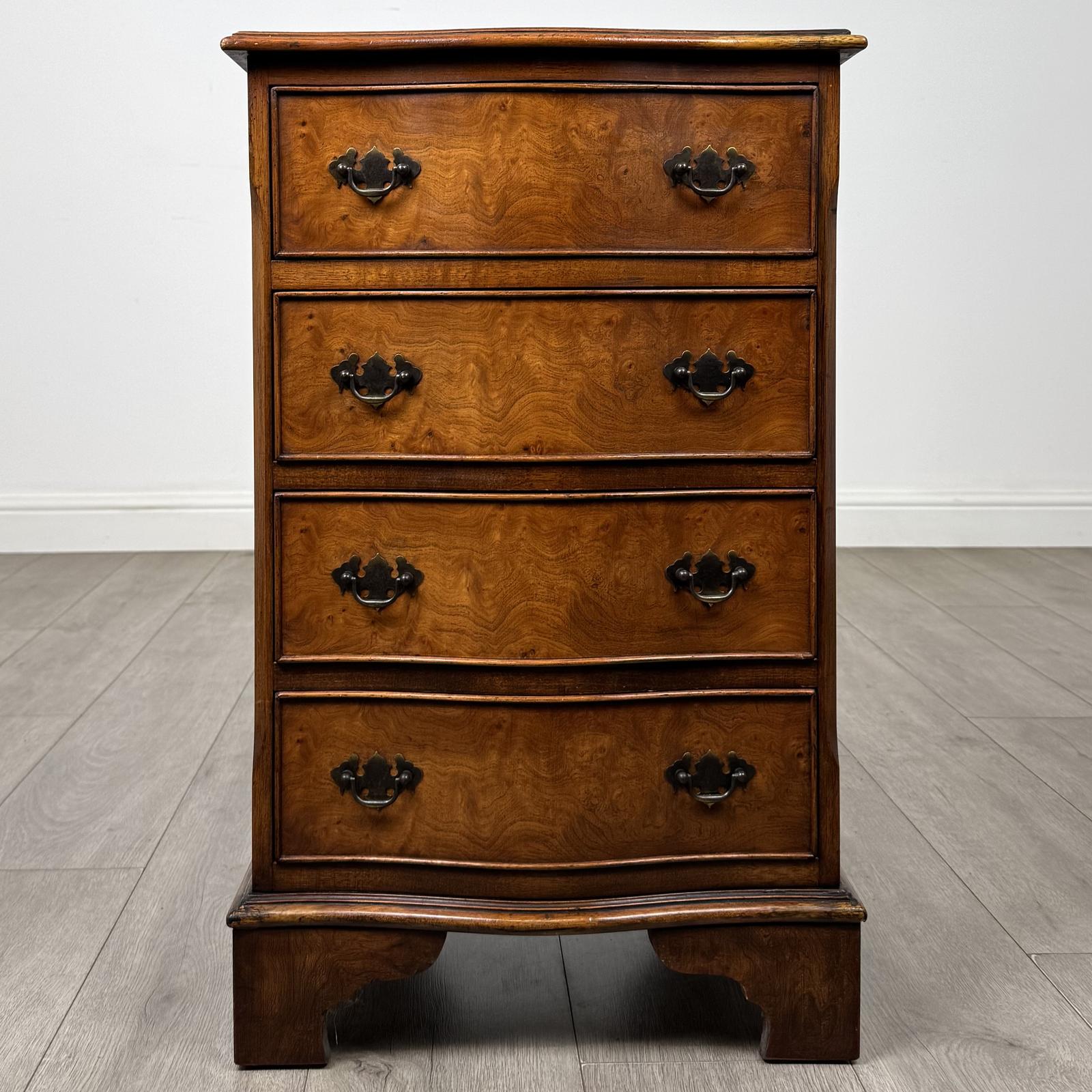 Antique 20th Century Small Serpentine Chest of Drawers (1 of 11) Antique 20th Century Small Serpentine Chest of Drawers (1 of 11)