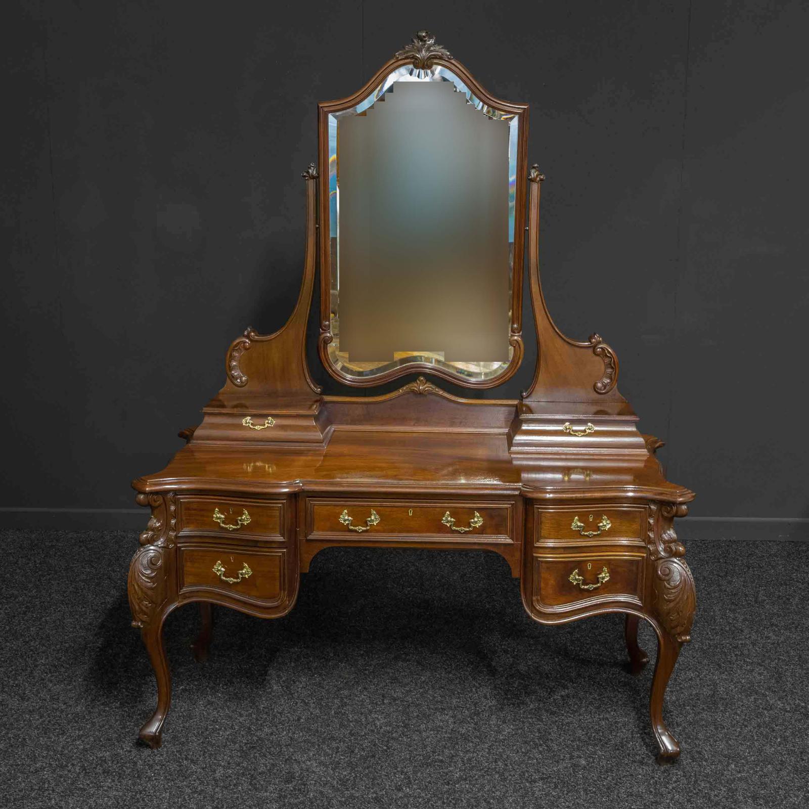 Victorian Mahogany Dressing Table (1 of 17)