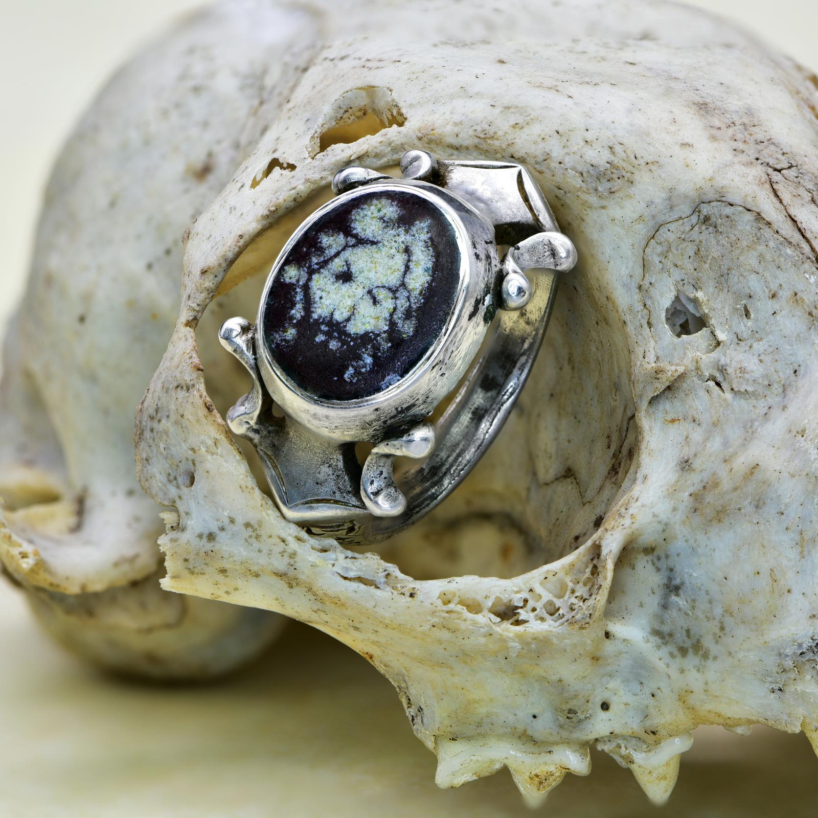The Ancient 1601 Renaissance Silver Memento Mori Portrait Ring (1 of 11)