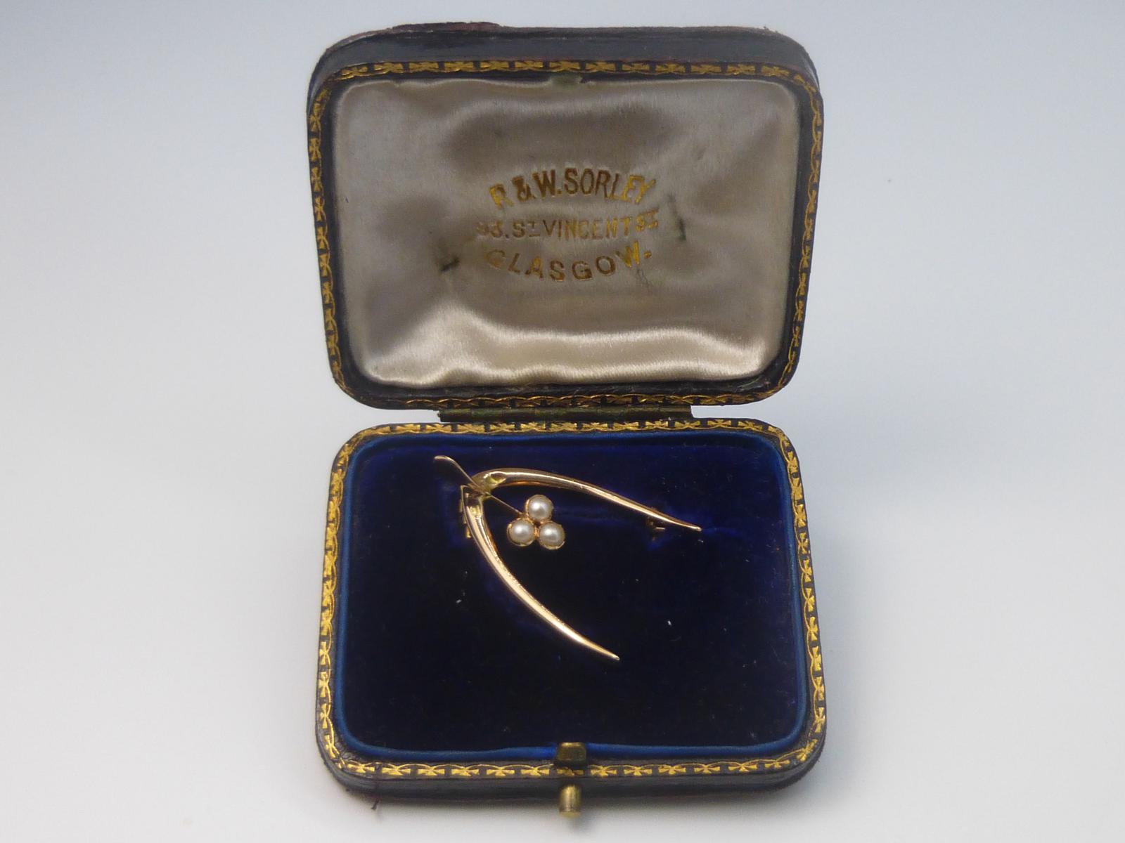 Edwardian 15ct Gold Wish Bone Brooch (1 of 7)