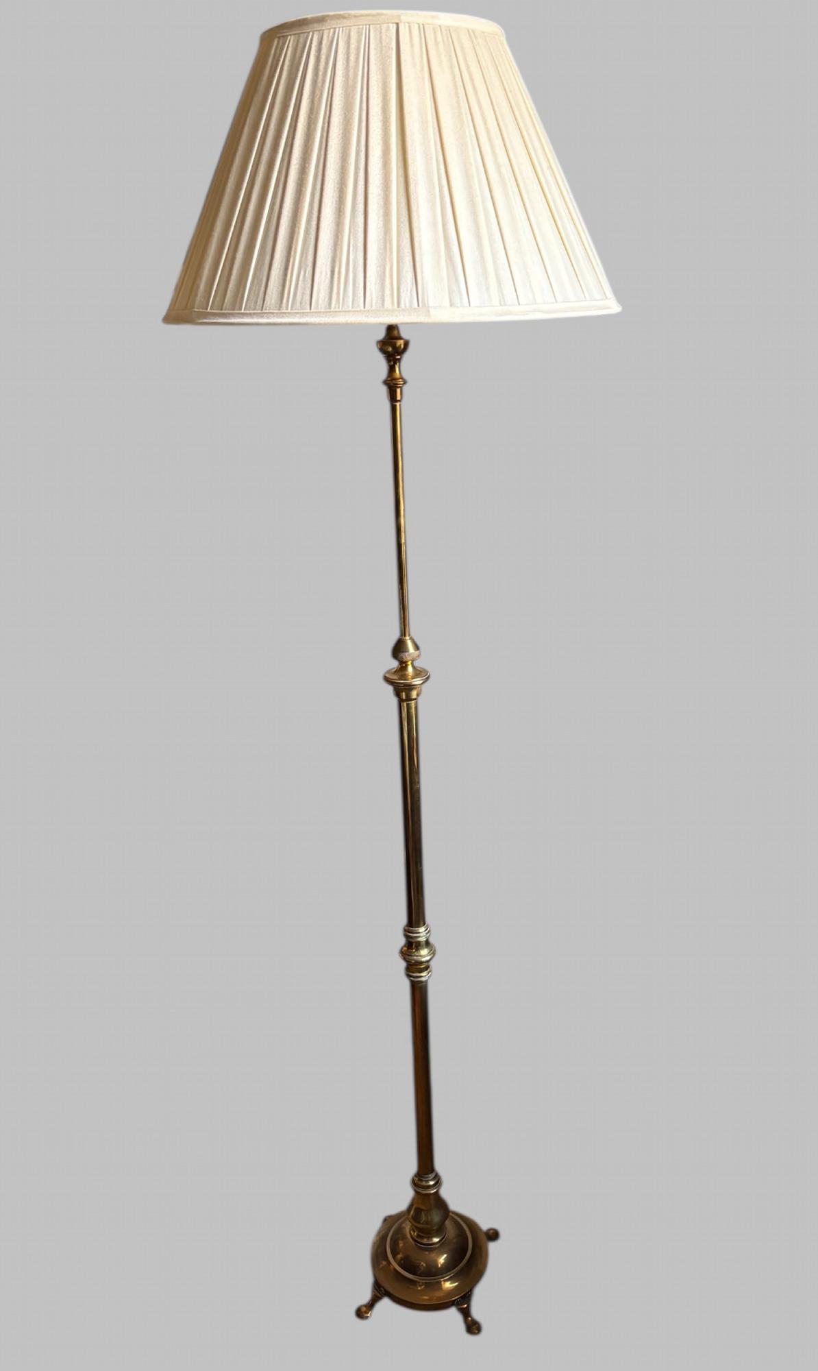 A Vintage Brass Floor Lamp c.1950 (1 of 5)