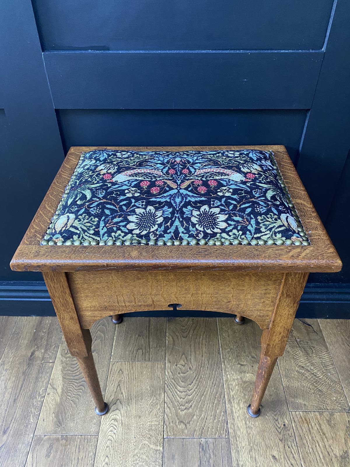 Arts & Crafts Oak Stool (1 of 9) Arts & Crafts Oak Stool (1 of 9)