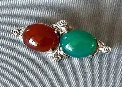 Arts & Crafts Carnelian & Chrysoprase Silver Brooch (1 of 6)