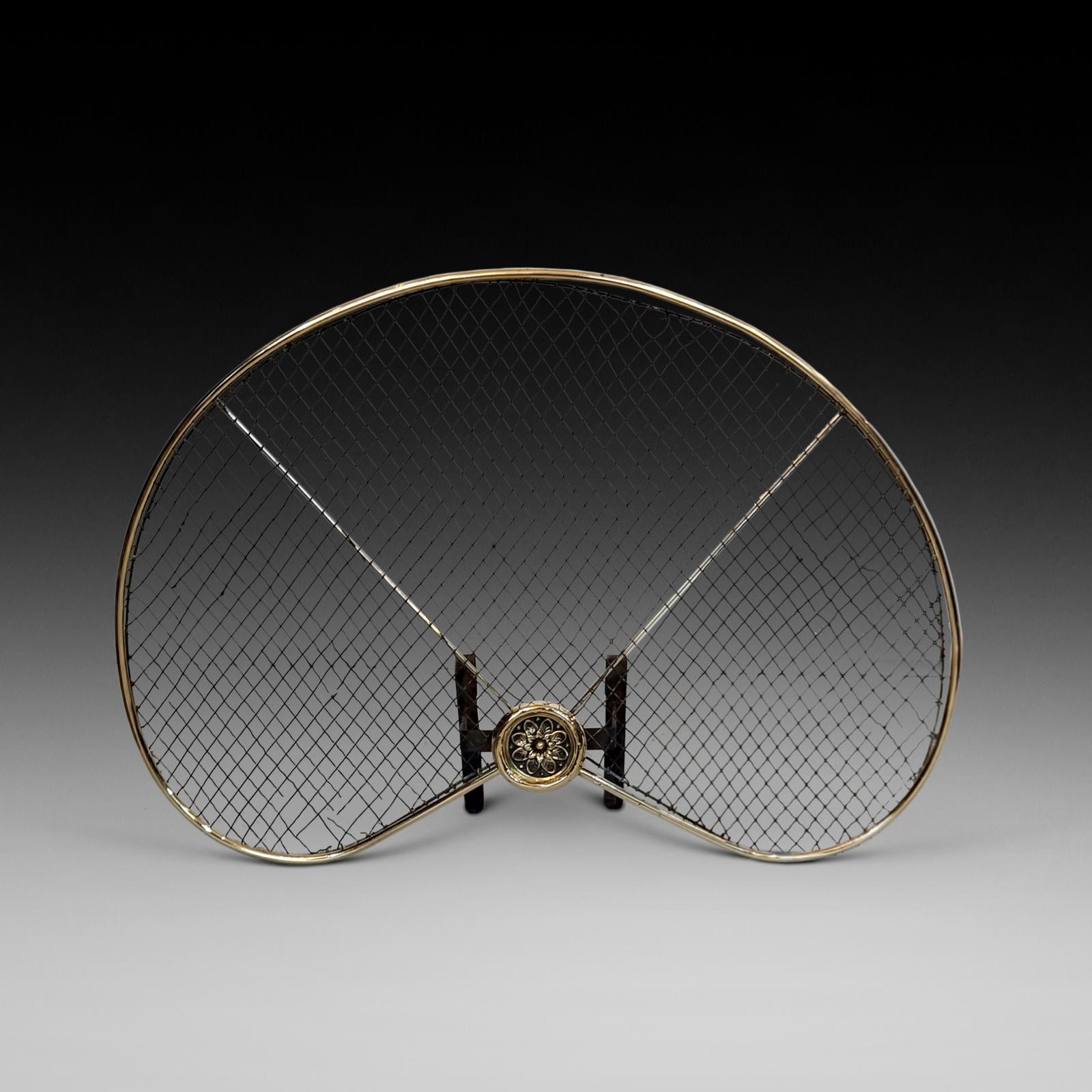 19th Century Fan Shaped Brass Fire Spark Guard (1 of 4) 19th Century Fan Shaped Brass Fire Spark Guard (1 of 4)