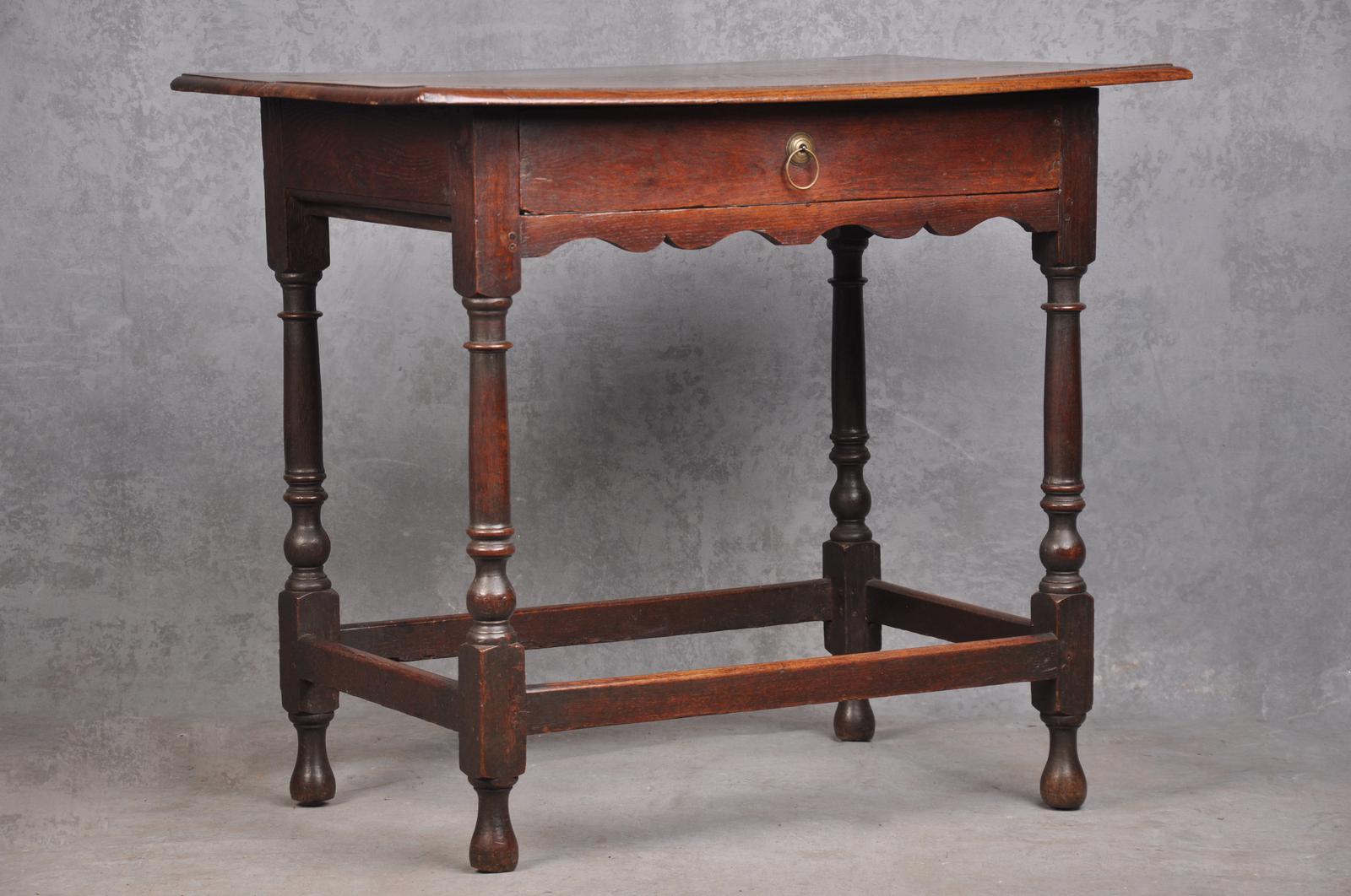 17th Century Oak Turned Leg Side Table (1 of 10) 17th Century Oak Turned Leg Side Table (1 of 10)