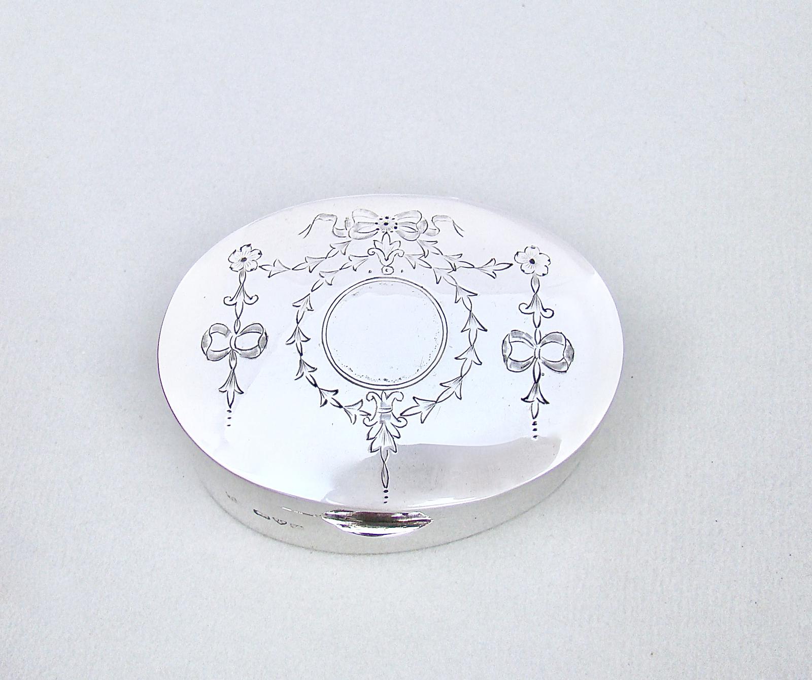 Small George V Silver Jewellery Box by Nathan & Hayes, Chester 1911 (1 of 4) Small George V Silver Jewellery Box by Nathan & Hayes, Chester 1911 (1 of 4)