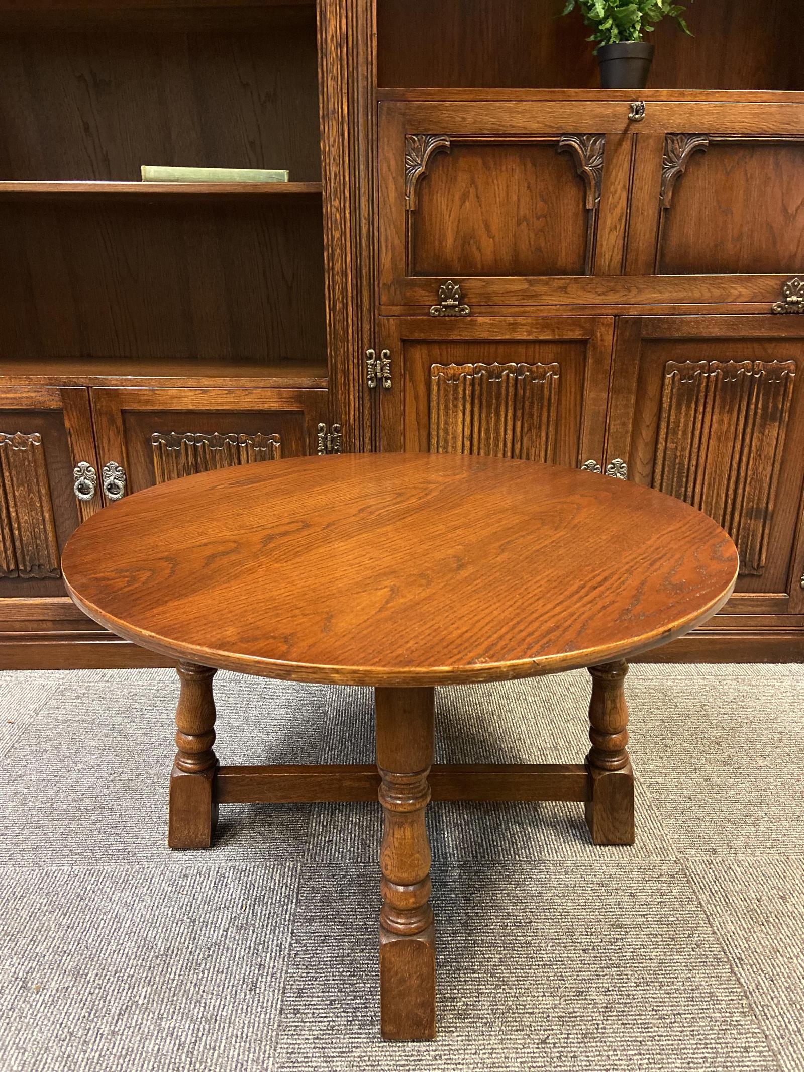 Vintage Old Charm Wood Brothers / Carved Oak Round Coffee Table / Light Oak c.1970 (1 of 8)