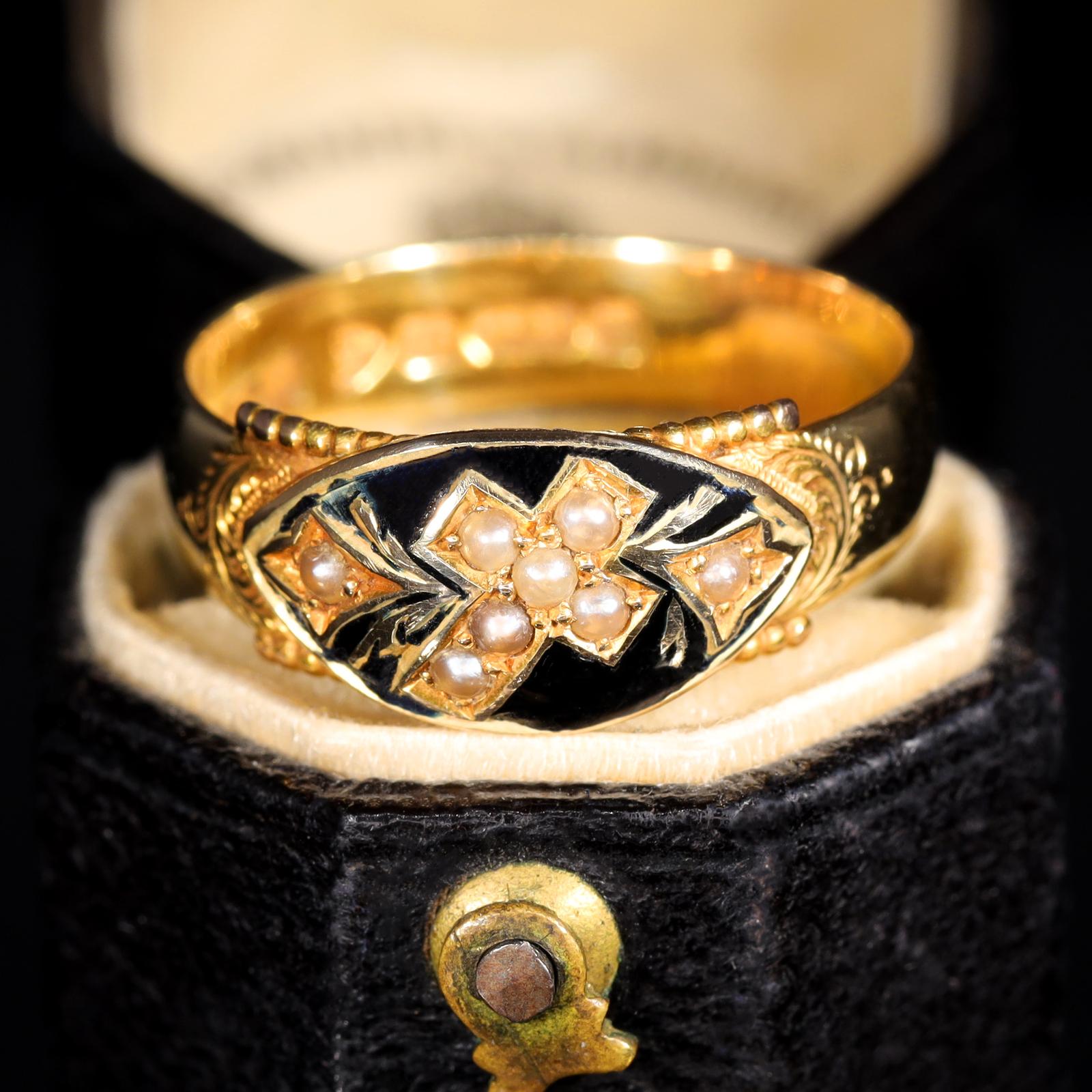 The Antique 1914 Pearl & Enamel Cross Ring (1 of 10)