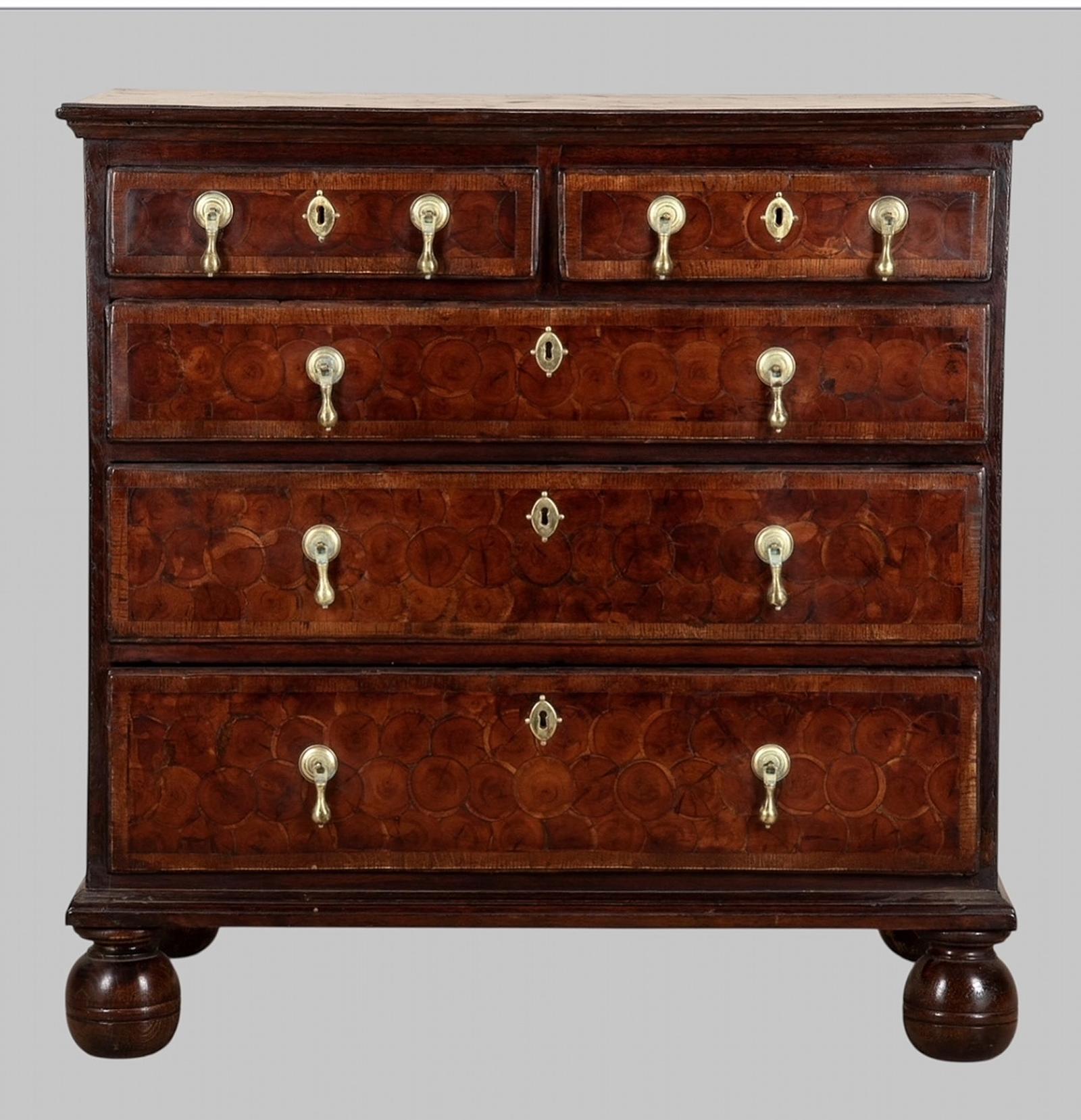 A Lovely Georgian Yew Wood Oyster Chest Of Drawers (1 of 8) A Lovely Georgian Yew Wood Oyster Chest Of Drawers (1 of 8)