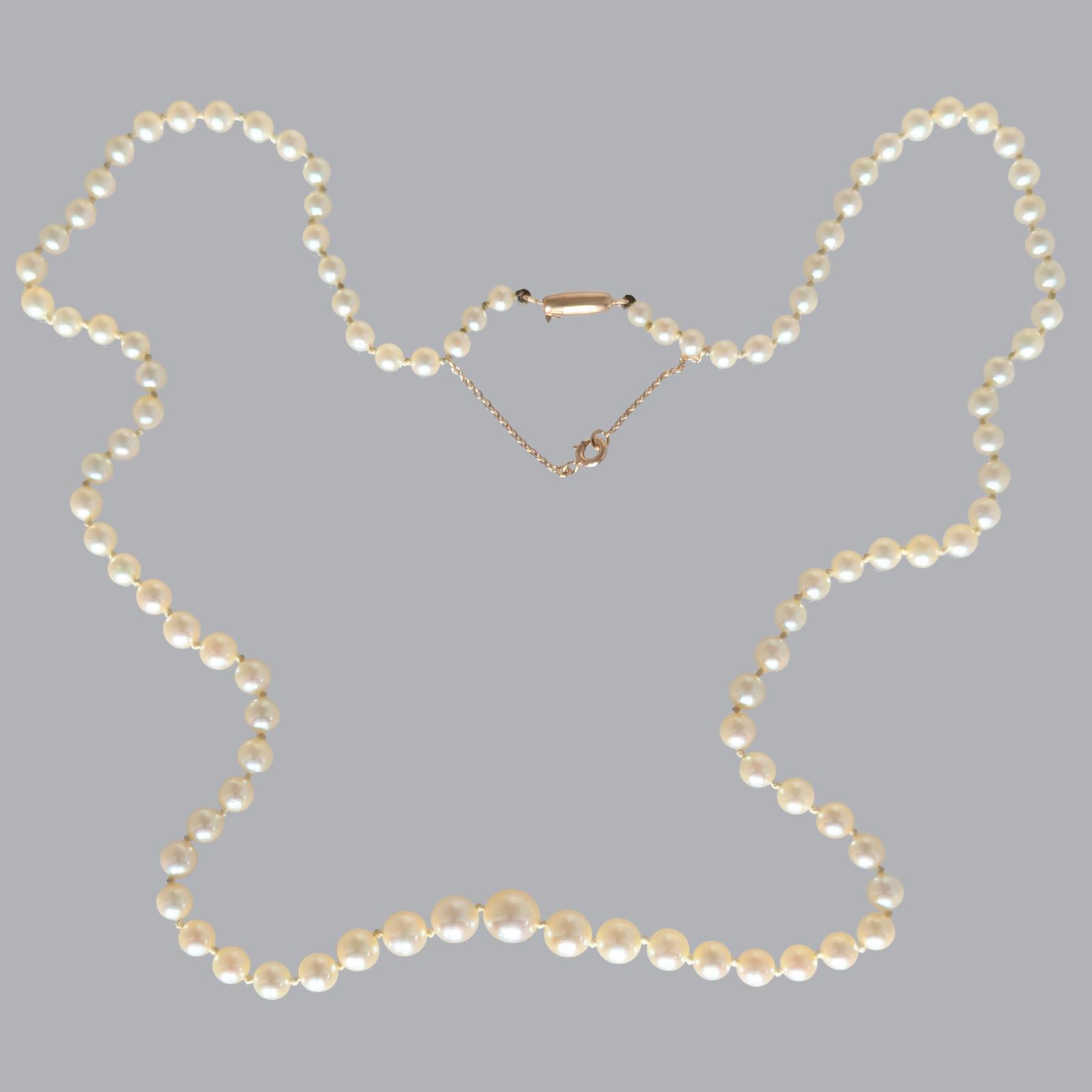 Fine Graduated Cultured Pearl Necklace with 9ct Gold Barrel Clasp – Silver-tone Pearls (1 of 7)