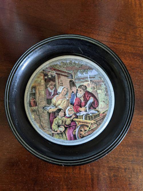 Victorian Prattware Pot Lid (1 of 2)
