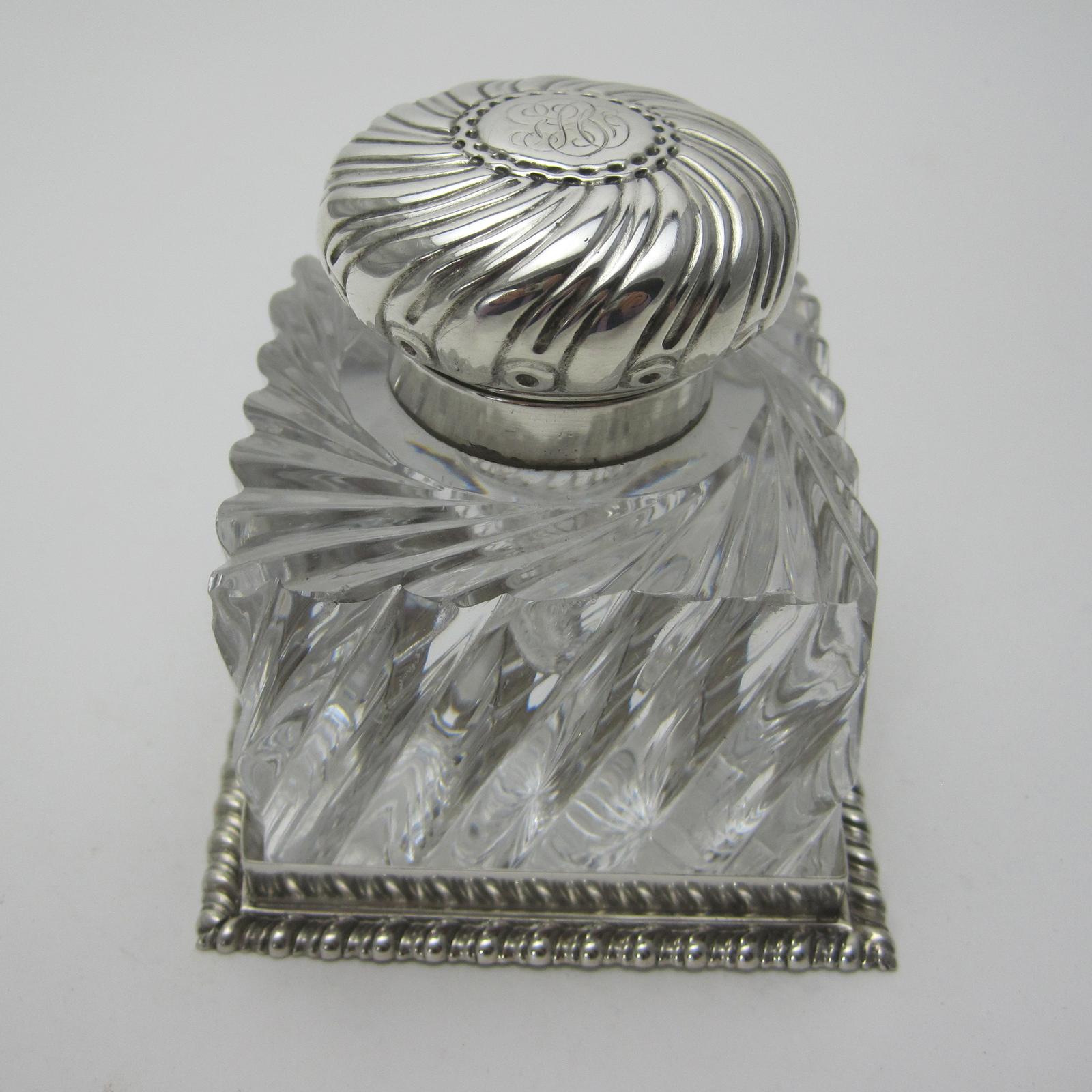 Good Quality William Comyns Silver & Glass Ink Bottle (1 of 7)