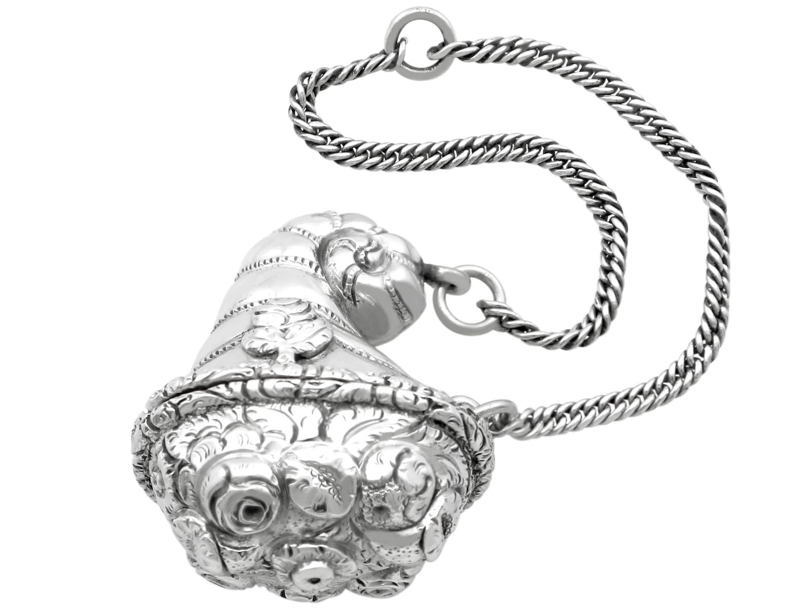 Antique George IV Sterling Silver Vinaigrette (1 of 13)