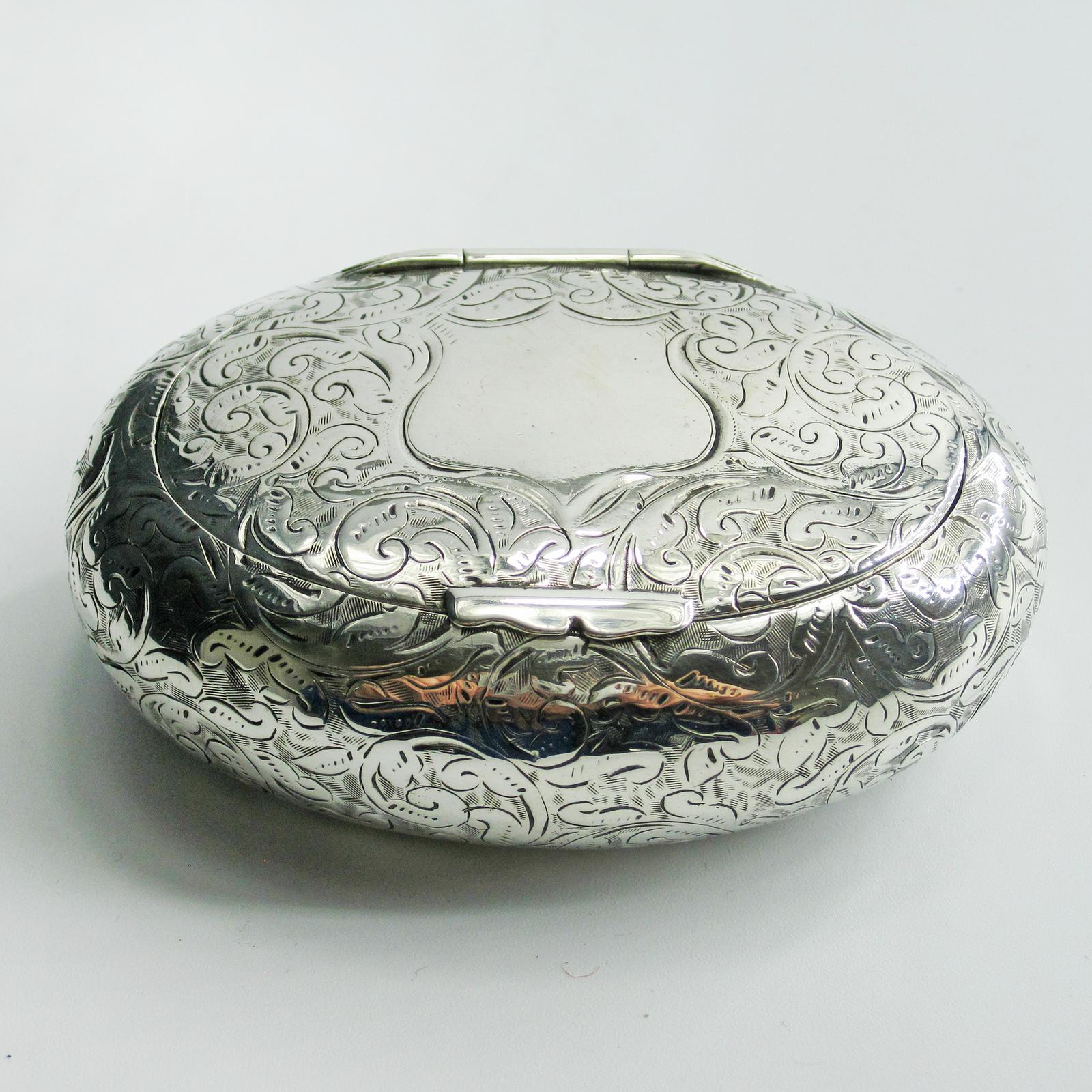 Late Victorian Oval Silver Tobacco or Trinket Box (1 of 6) Late Victorian Oval Silver Tobacco or Trinket Box (1 of 6)