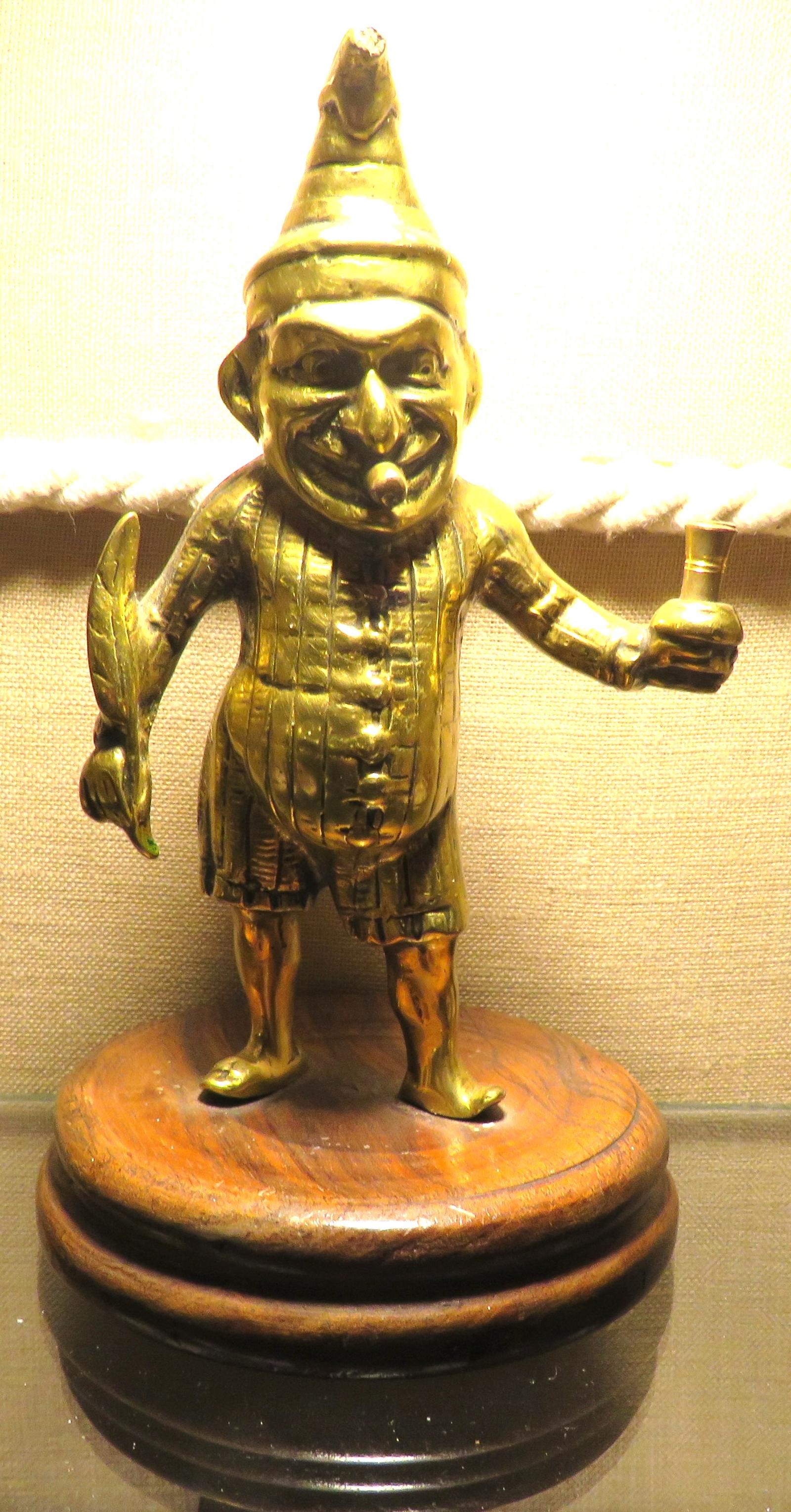 GILT BRONZE FIGURE OF MR.PUNCH (1 of 3) GILT BRONZE FIGURE OF MR.PUNCH (1 of 3)