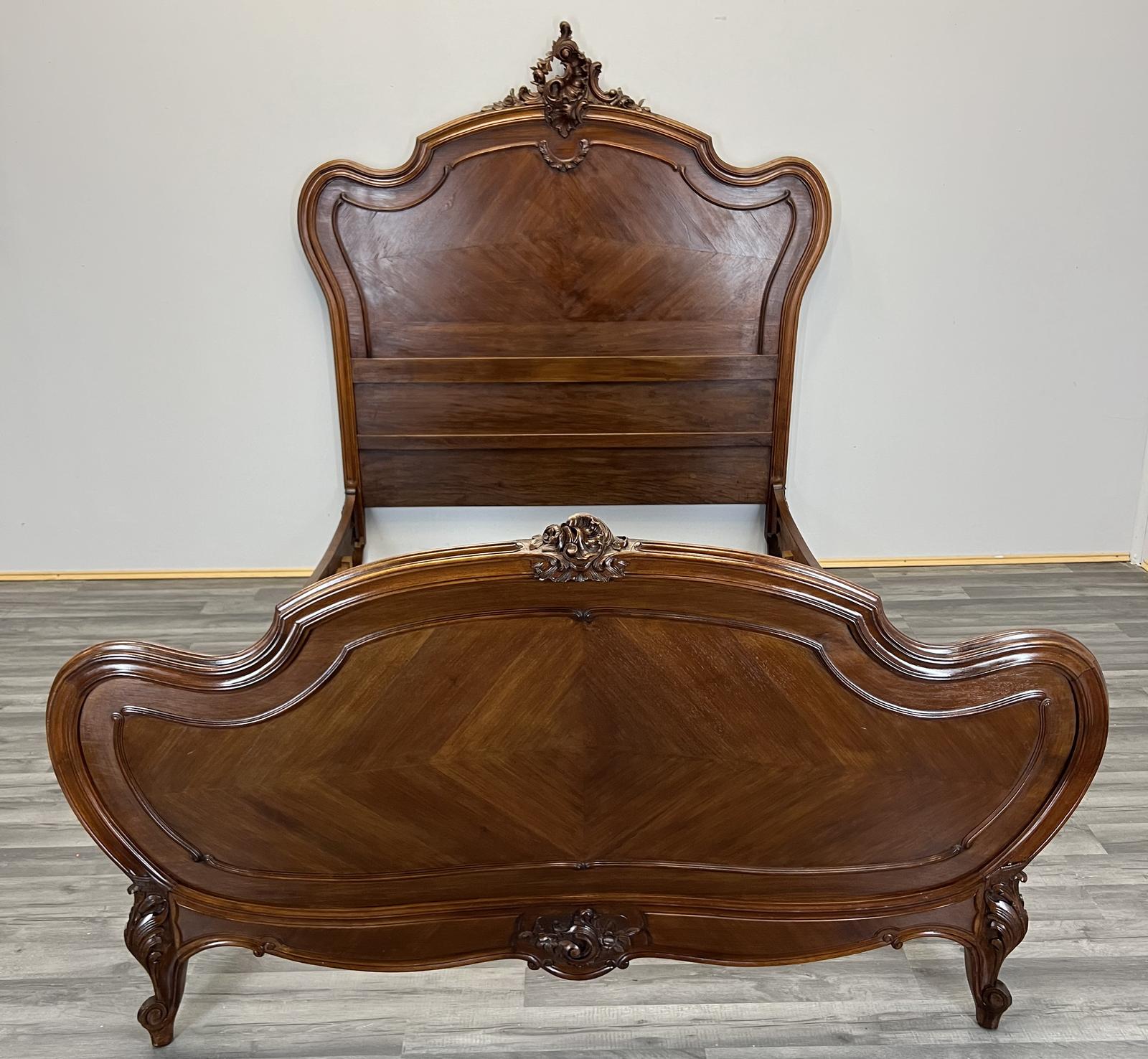 Amazing Rare Carved French Antique Double Bed (1 of 18) Amazing Rare Carved French Antique Double Bed (1 of 18)