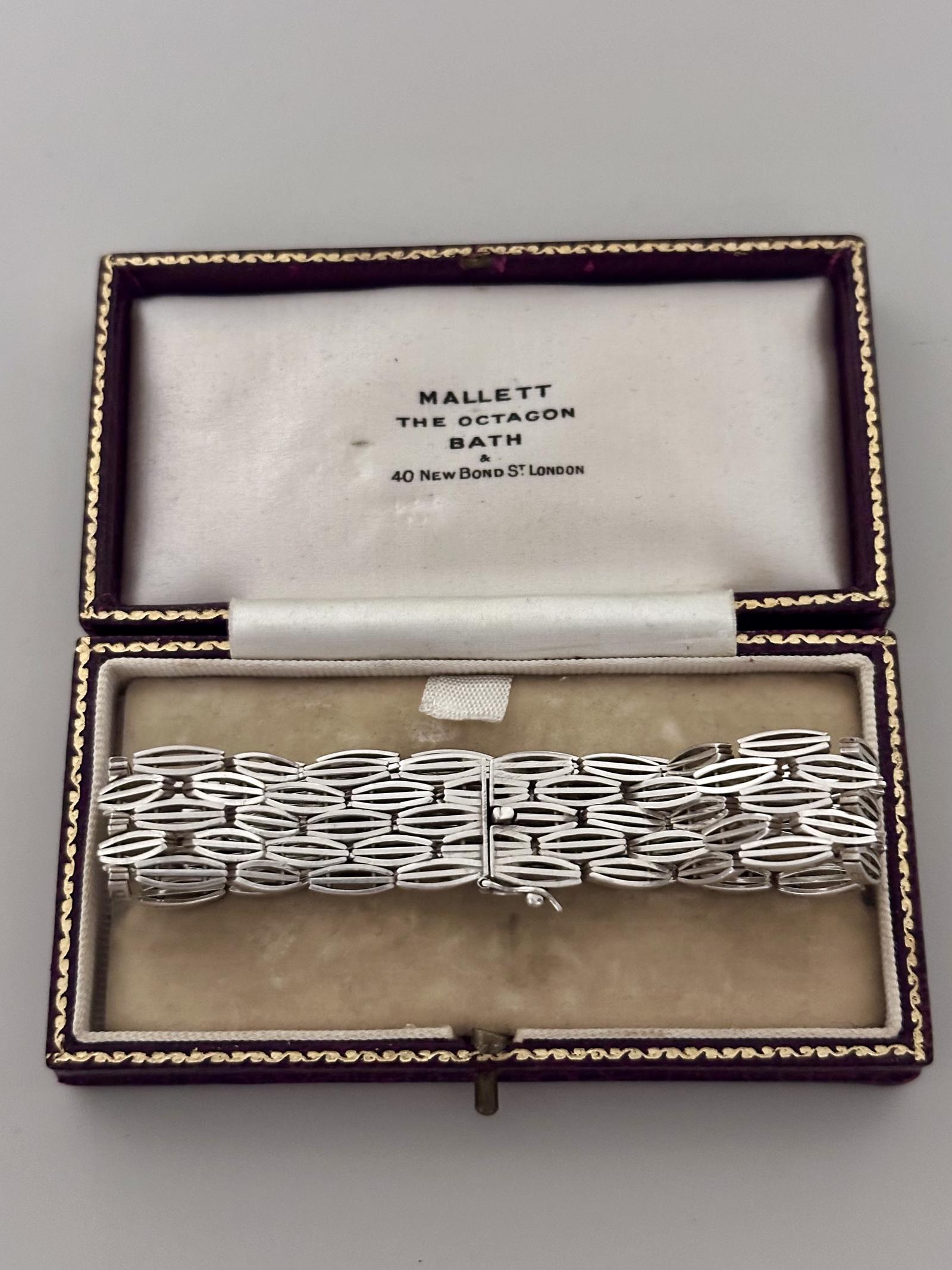 Vintage Solid Sterling Silver Bracelet (1 of 7)